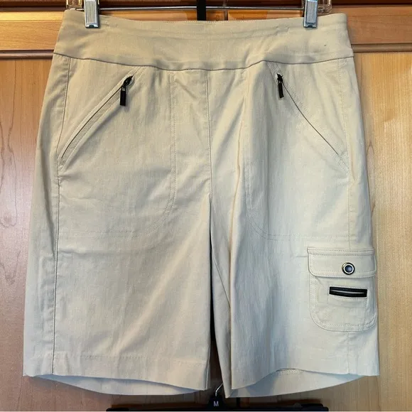 2 Pairs of Jamie Sadock Women’s Golf Shorts Sz 8 Khaki Tan &amp; Black NWOT