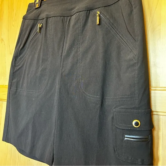 2 Pairs of Jamie Sadock Women’s Golf Shorts Sz 8 Khaki Tan &amp; Black NWOT