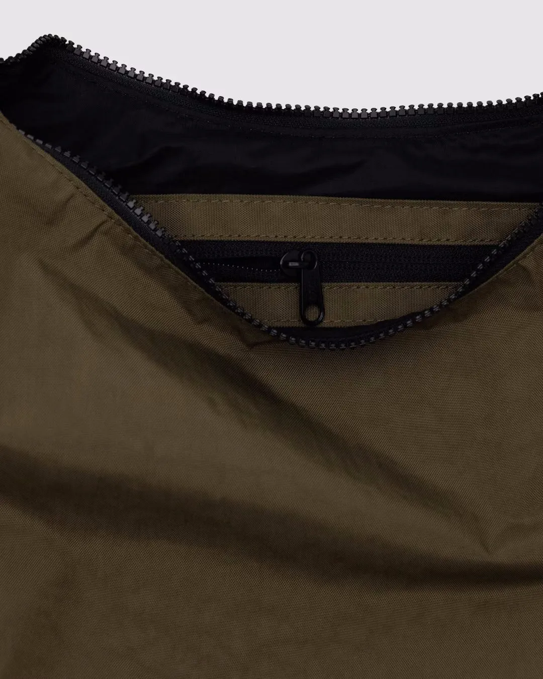 Baggu Medium Nylon Crescent Bag - Seaweed