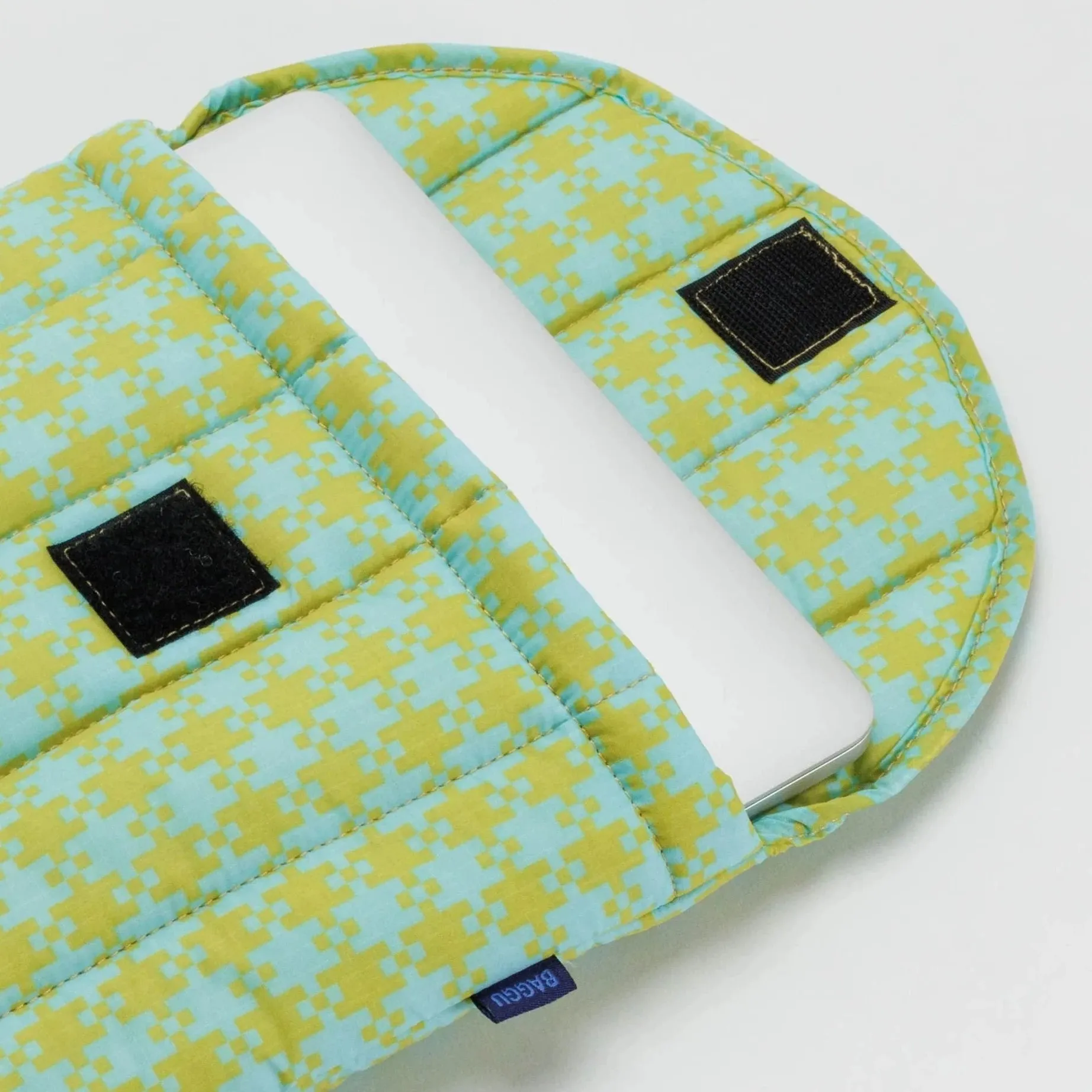 Baggu Puffy Laptop Sleeve 13"/14" - Mint Pixel Gingham