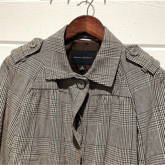 Banana Republic Short Plaid 4 Button Swing Jacket Pea Coat Wool Blend Lined Sz M