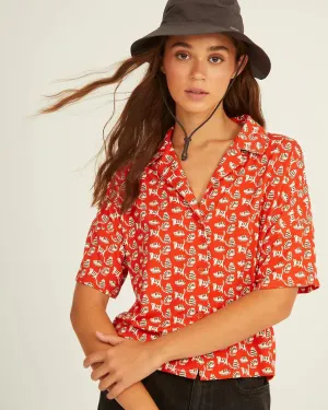 Camisa Xantik Cuello Abierto Cats