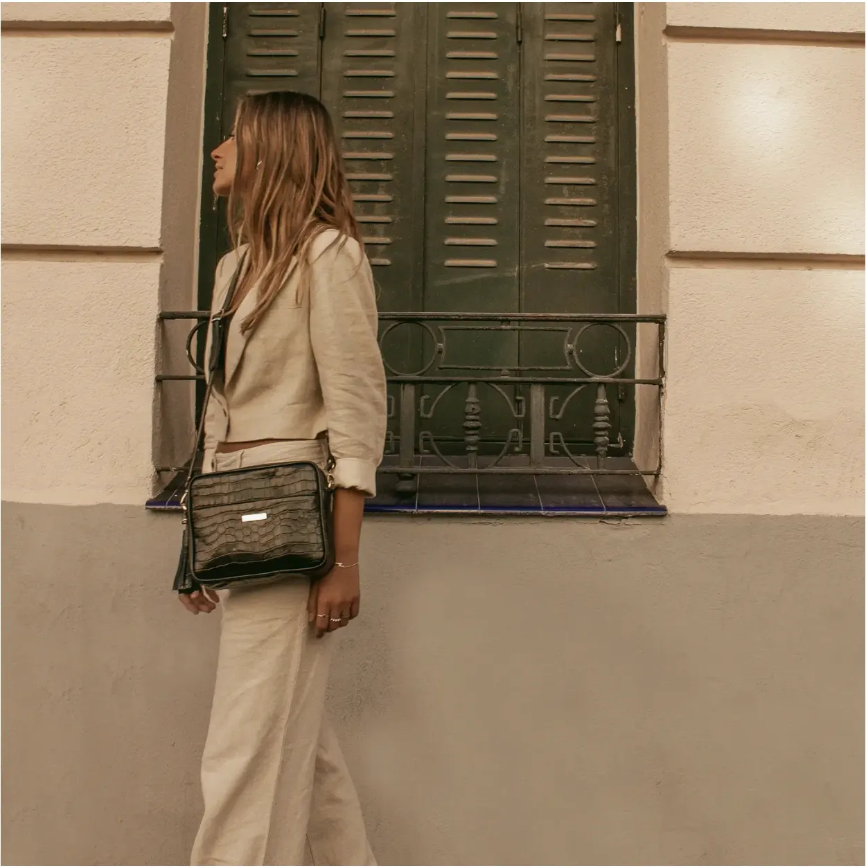 Carlota Crossbody Bag in Black
