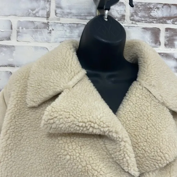 Catherine’s faux fur Sherpa jacket large