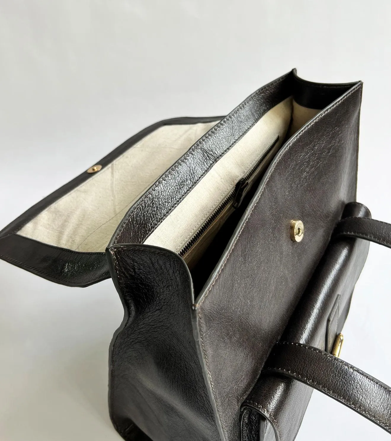 Cedar shoulder bag