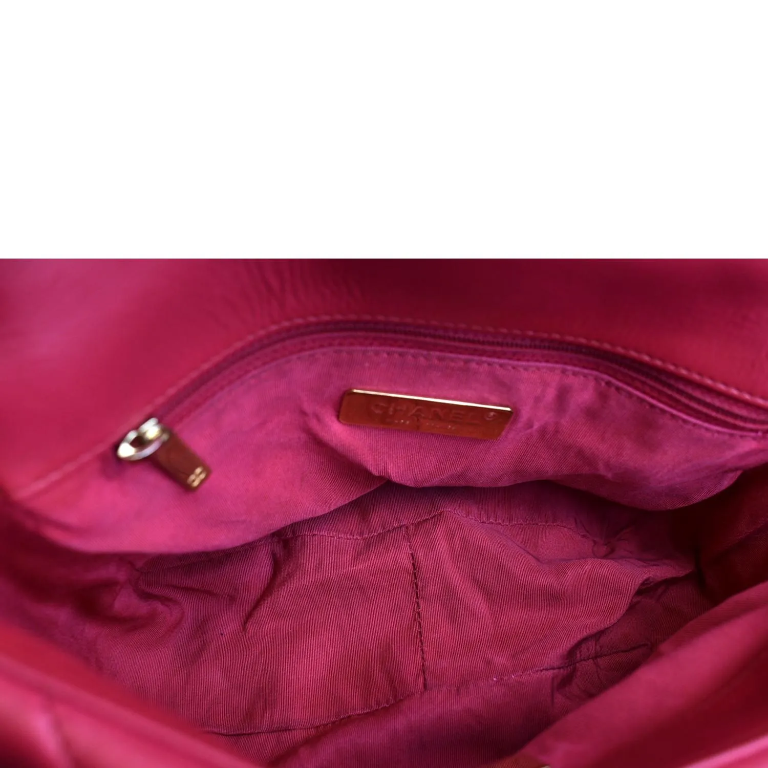 CHANEL 19 Medium Quilted Lambskin Leather Flap Shoulder Bag Red