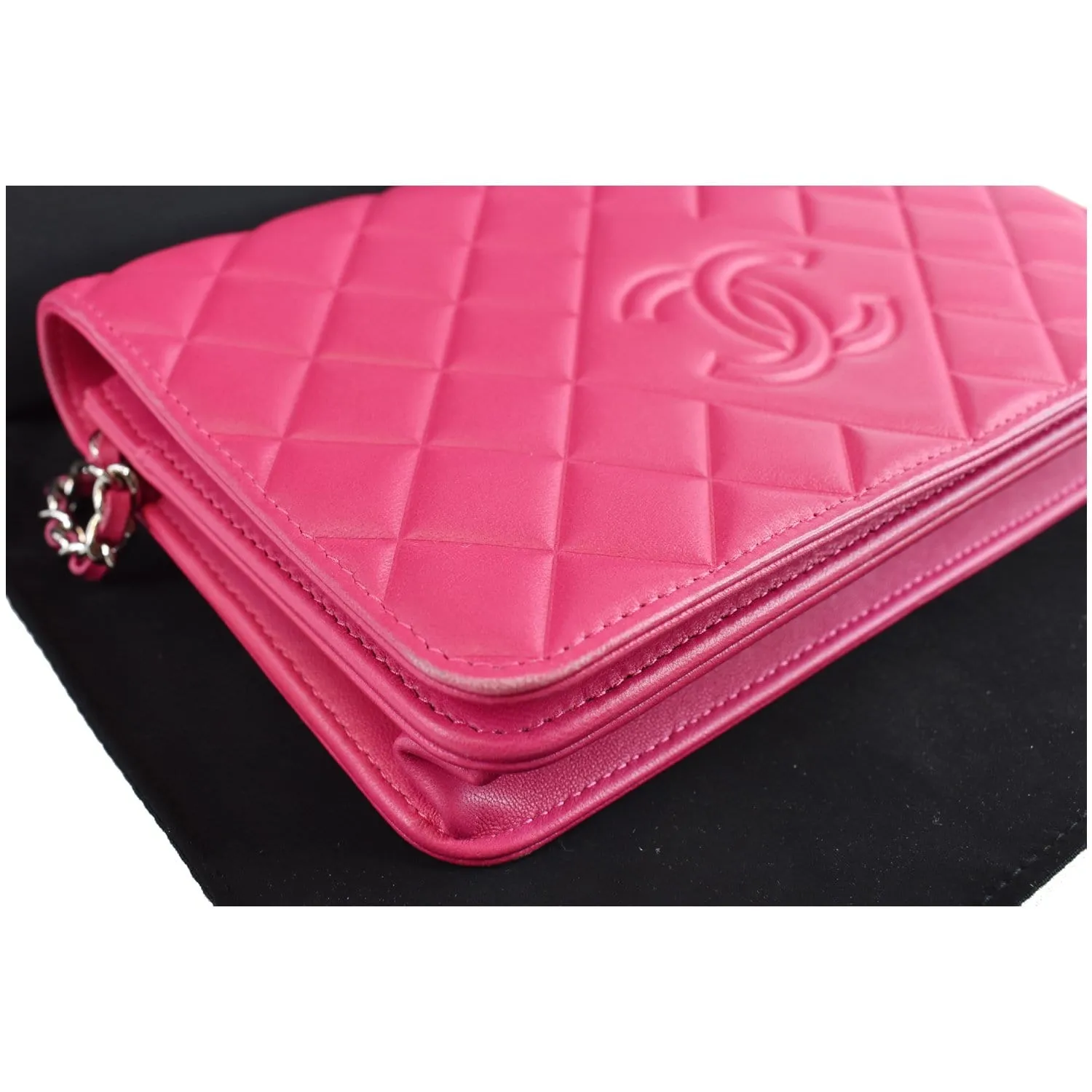 CHANEL Quilted Diamond CC Wallet On Chain WOC Crossbody Bag Fuchsia
