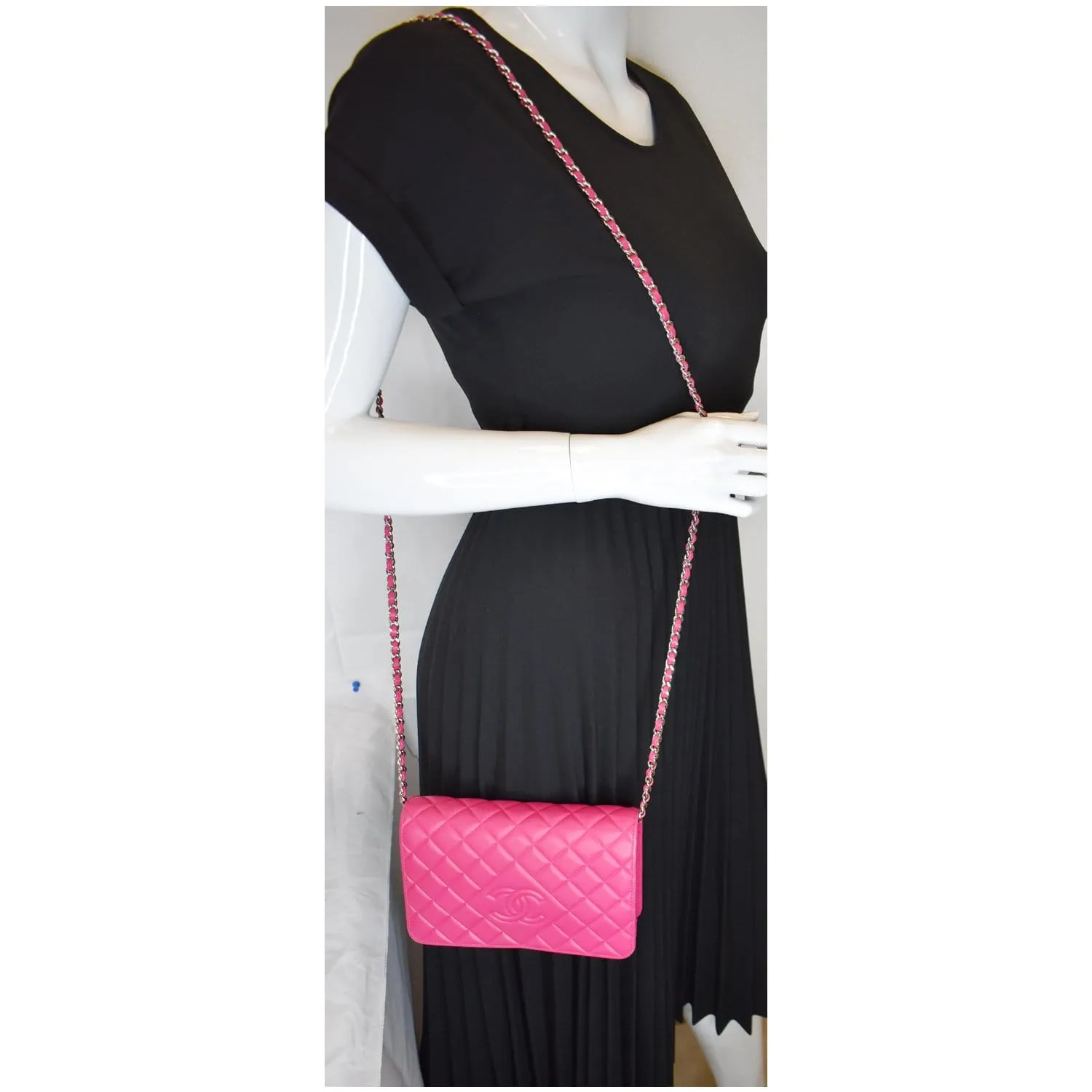CHANEL Quilted Diamond CC Wallet On Chain WOC Crossbody Bag Fuchsia