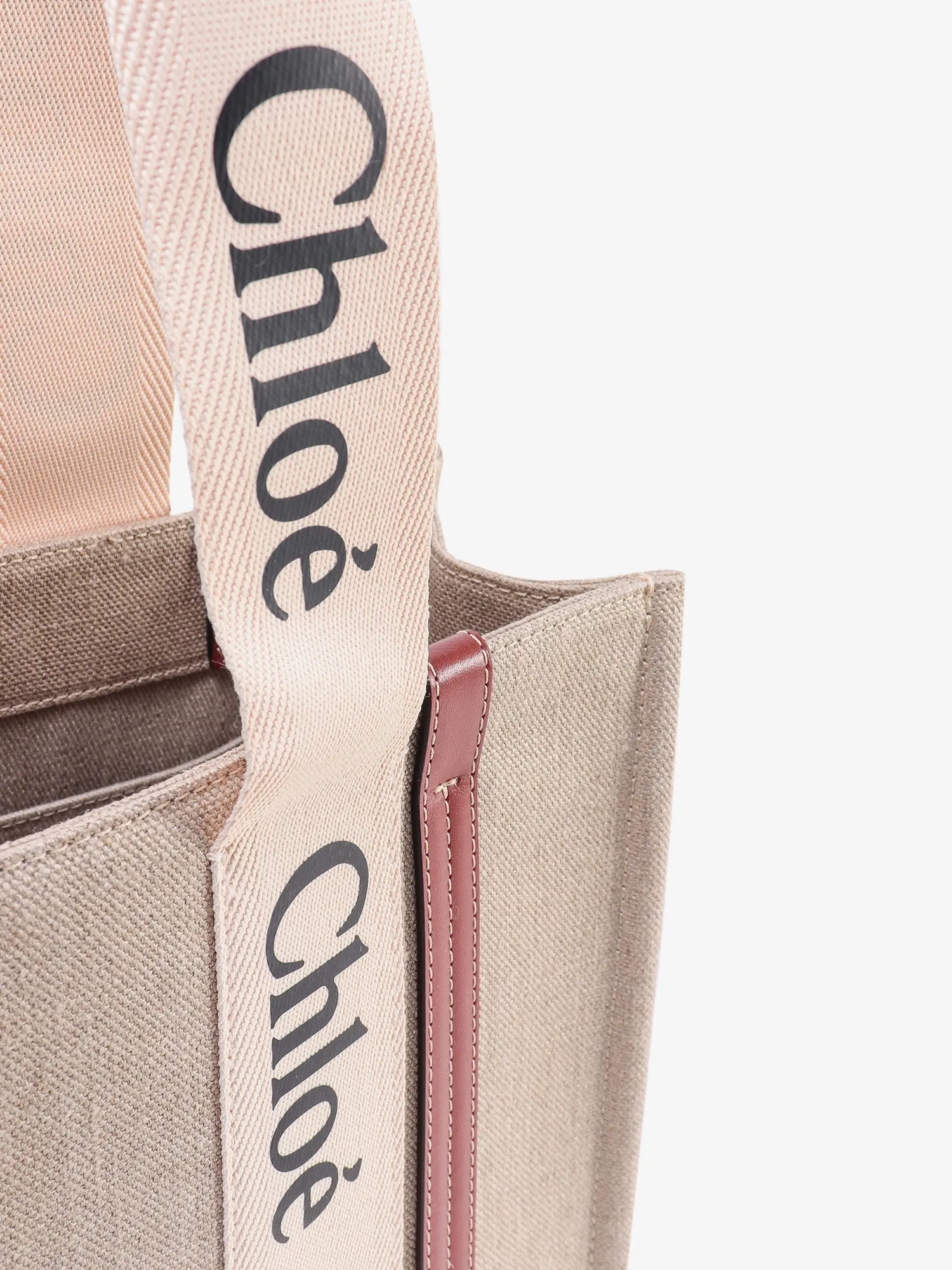 Chloe' Linen Shoulder Bag With Logo Print.This Bag Is Made With Lower Environmental Impact Material