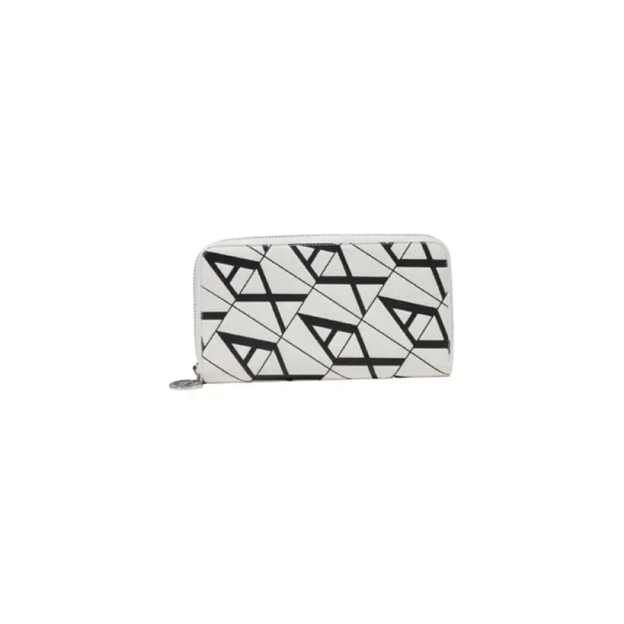 Elegant White Wallet with Black Geometric Pattern