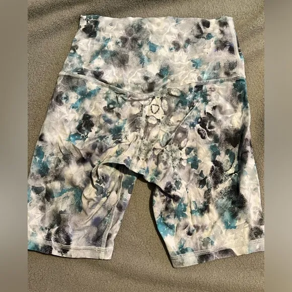EUC Lululemon Align Shorts Kaleidofloral Multi
