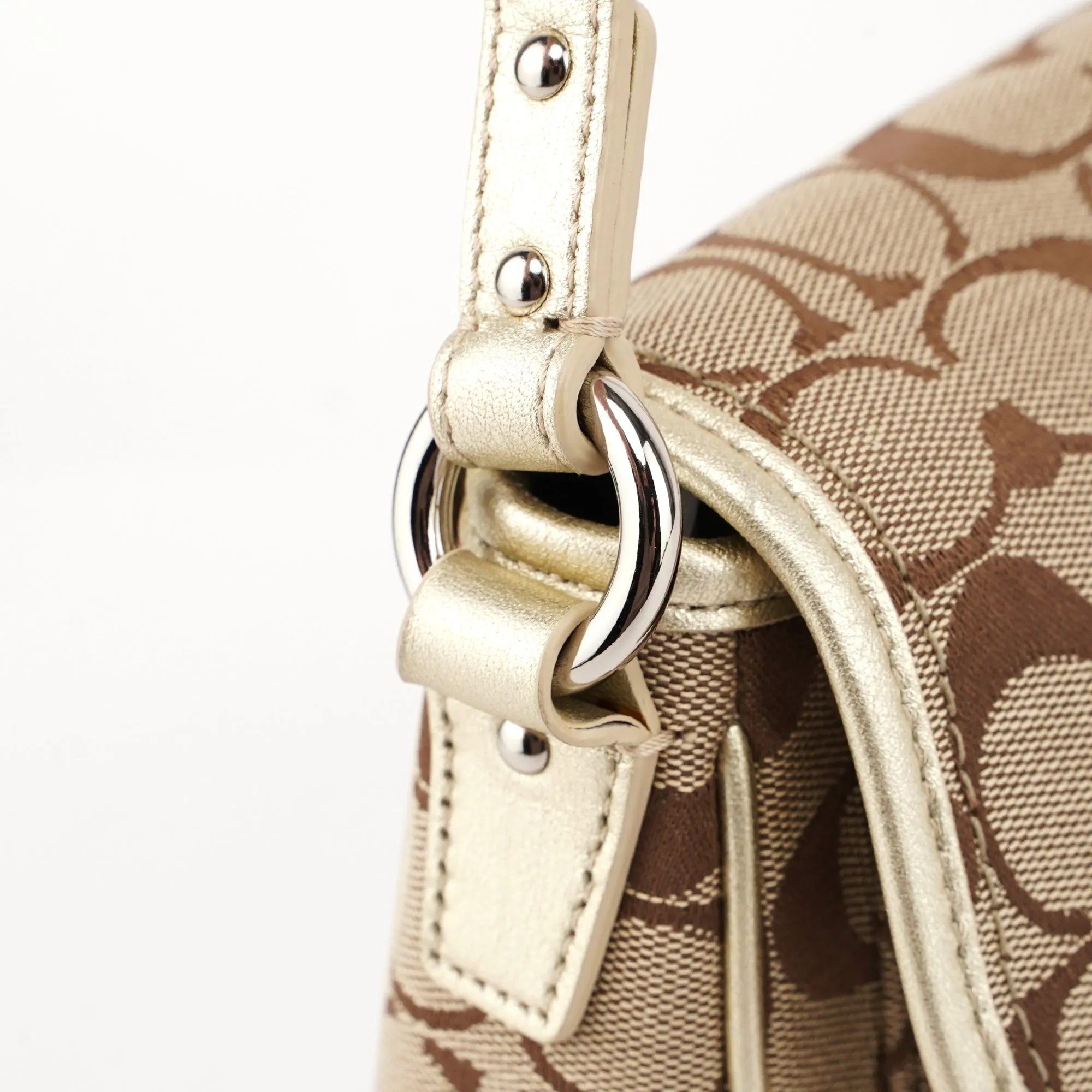 F14282 Beige Signature C Turnlock Shoulder Bag