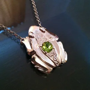 Frog Pendant, 1.5ct Peridot