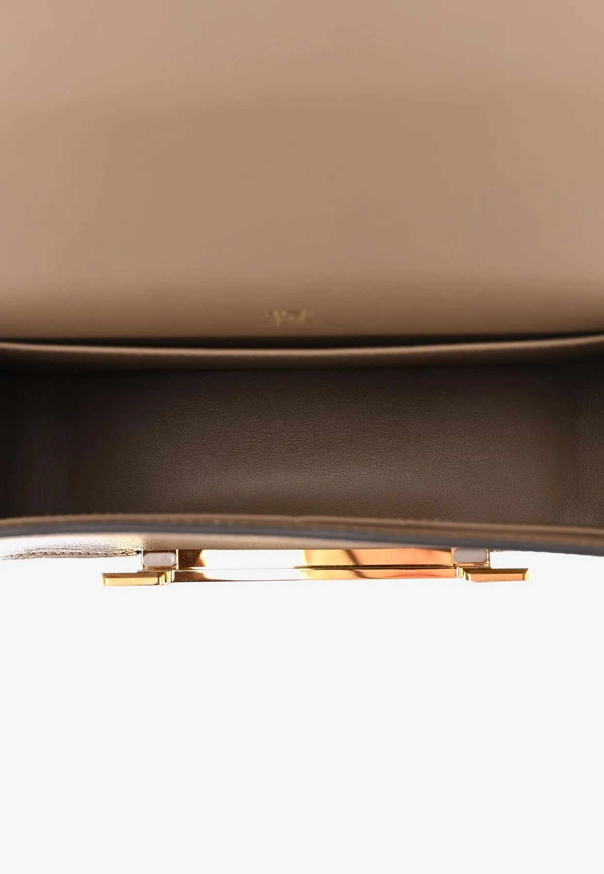 Geta Shoulder Bag in Etoupe Chèvre Mysore with Gold Hardware