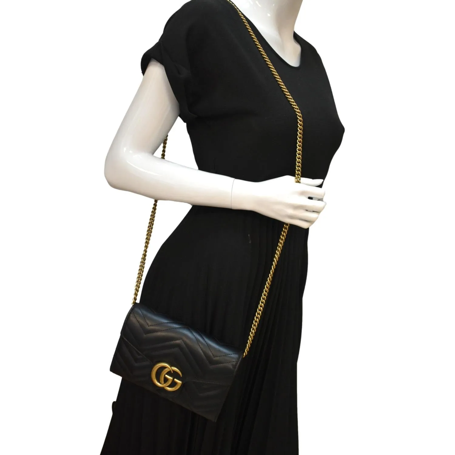 GUCCI GG Marmont Mini Matelasse Leather Crossbody Bag Black 474575