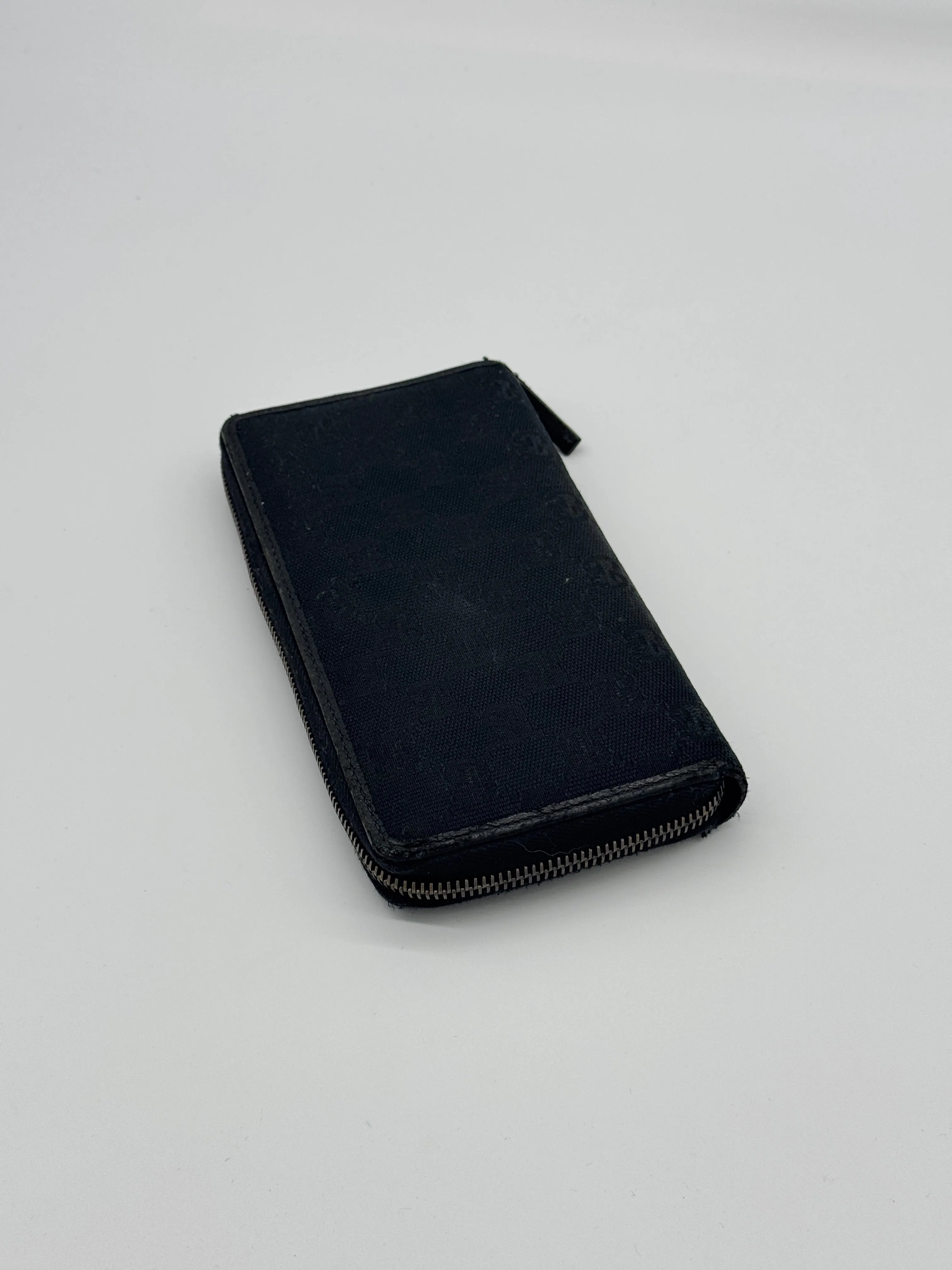 Gucci Zip Around Wallet