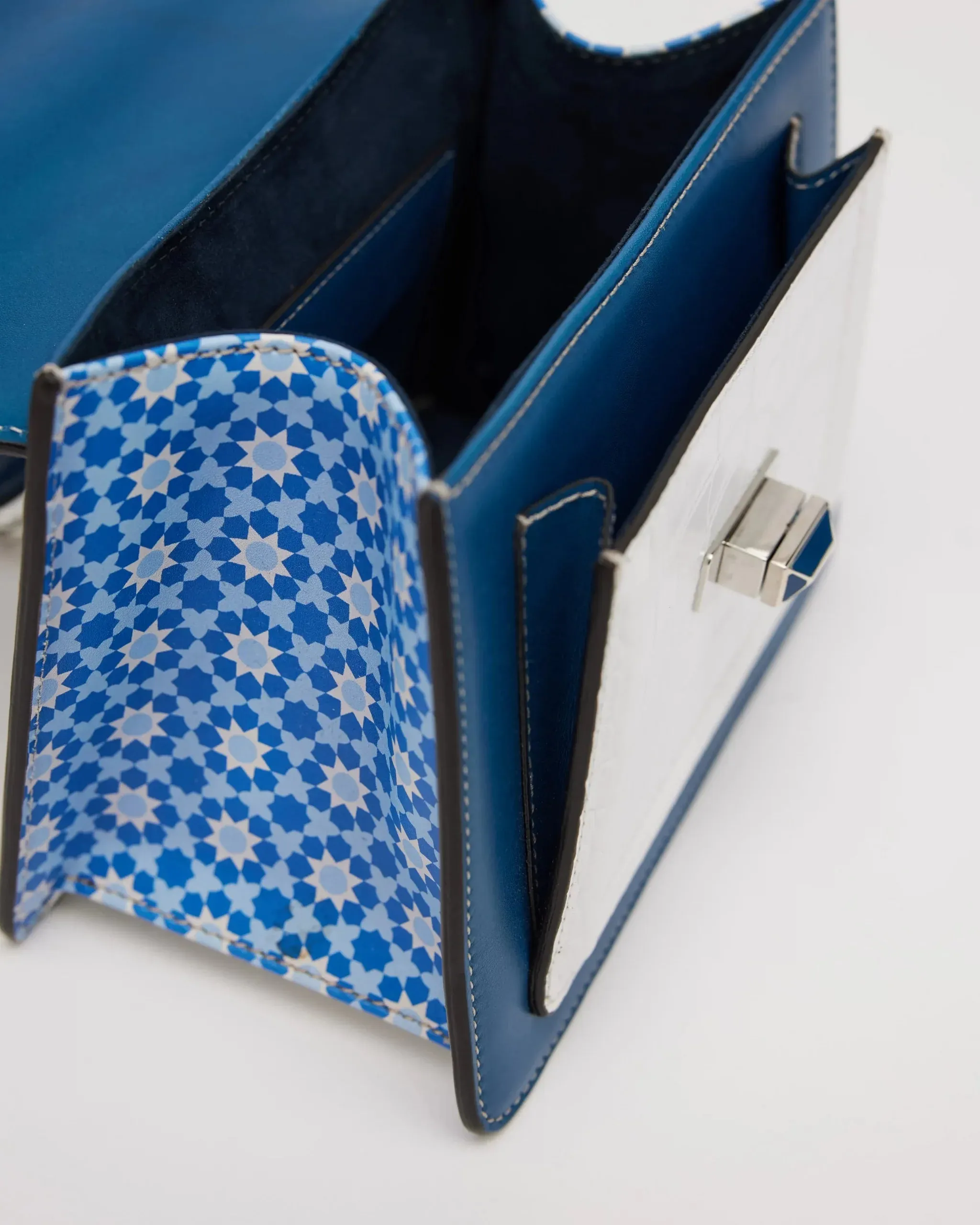 Hasna Blue Limited Edition