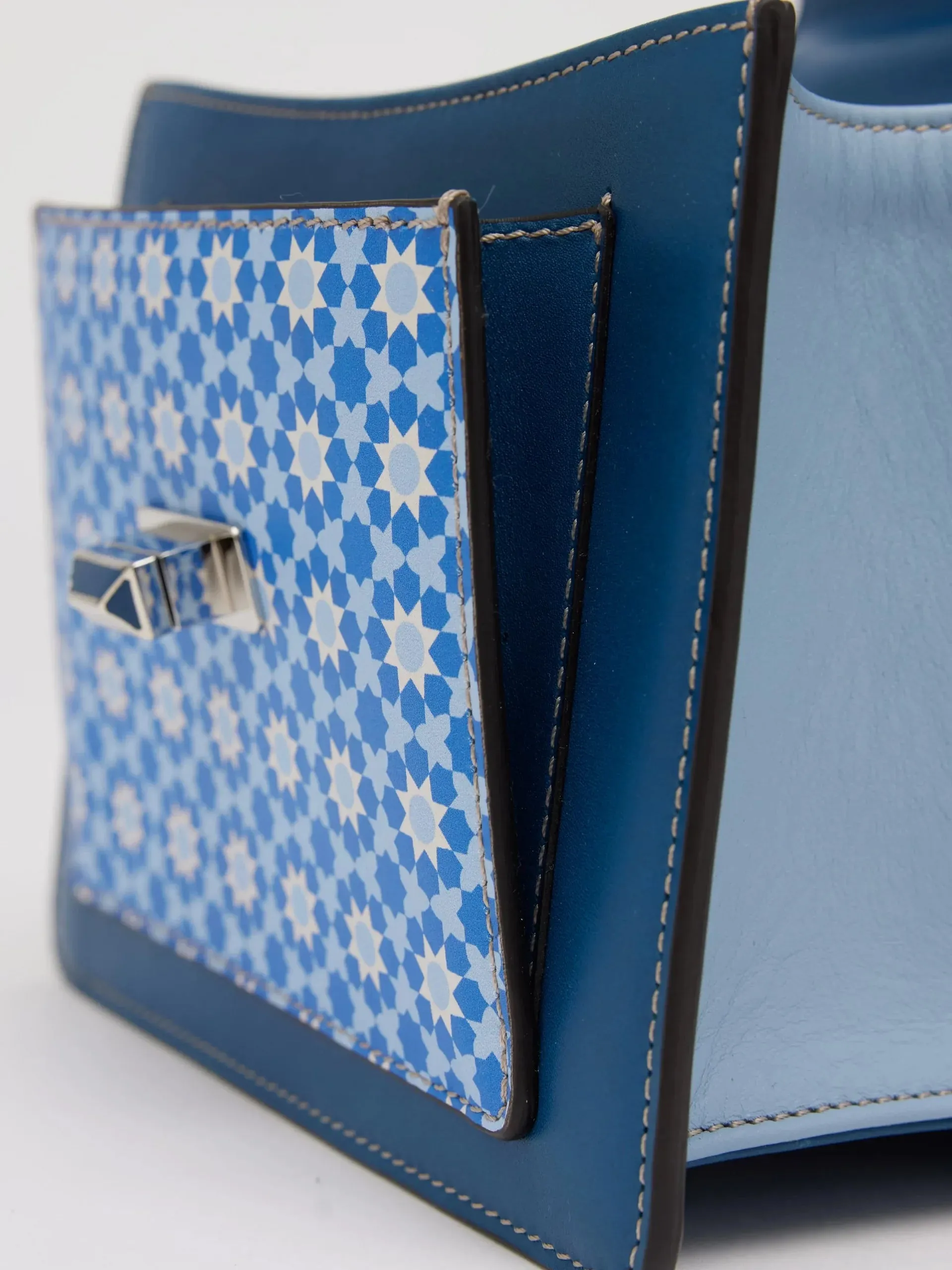 Hasna Blue