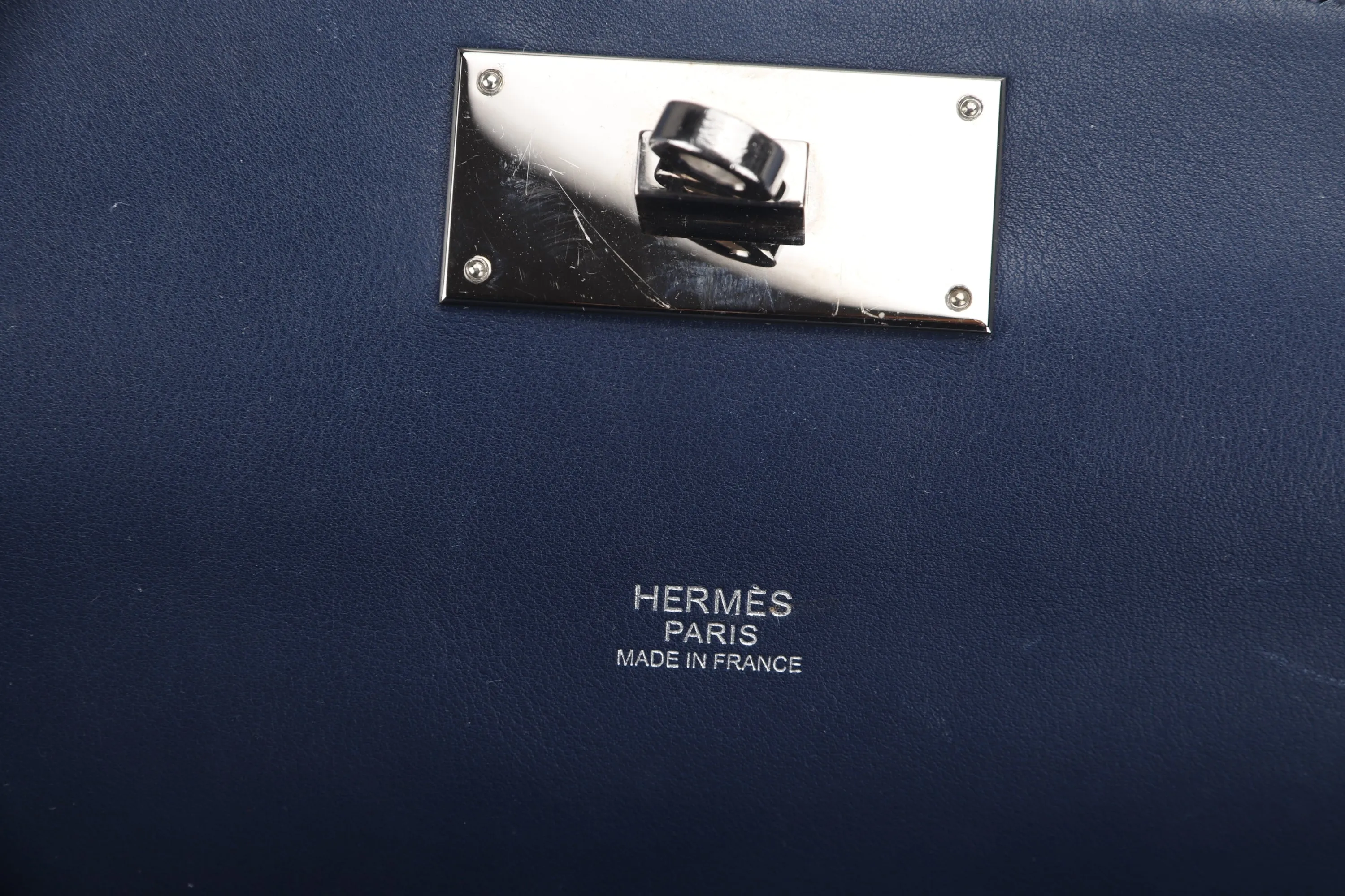 HERMES TOOLBOX 2 WAY SHOULDER BAG 26 (STAMP N SQUARE) EVERCOLOR LEATHER & SWIFT LEATHER, SILVER HARDWARE, WITH LOCK, KEYS & STRAP, NO DUST COVER