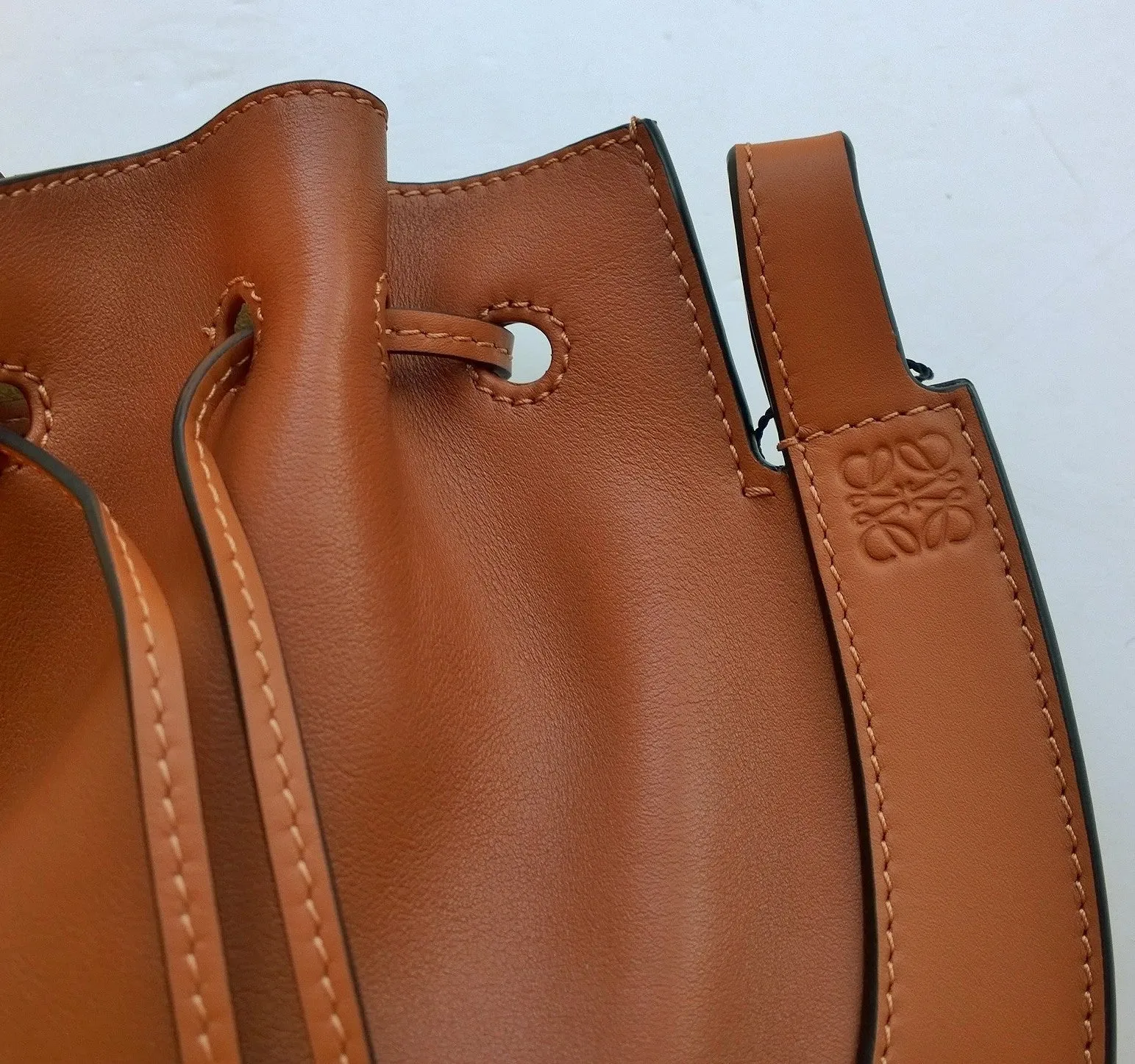 Loewe Horseshoe Small Handbag in Tan Brown New with Tags Bag