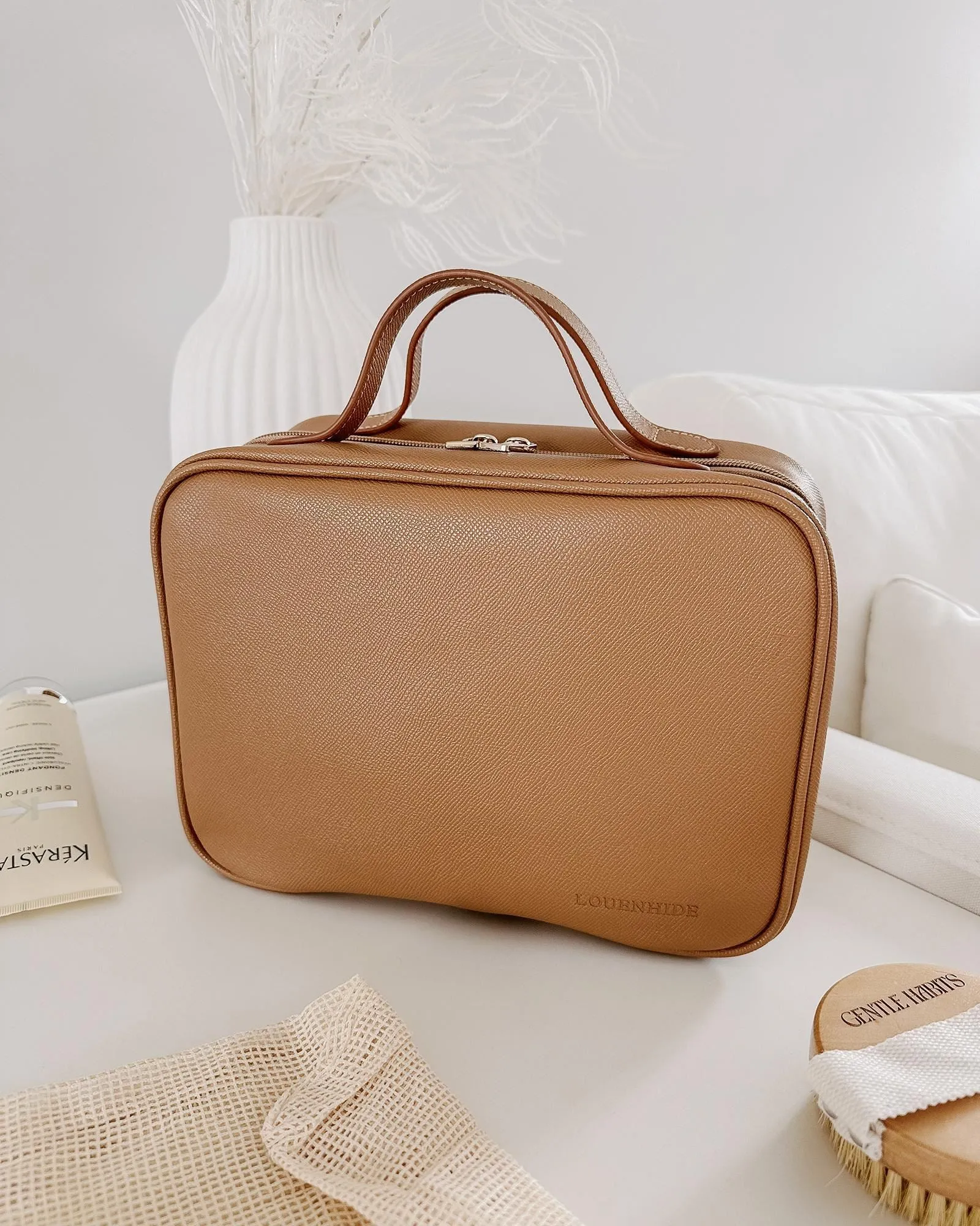 LOUENHIDE Baby Emma Travel Case - Camel