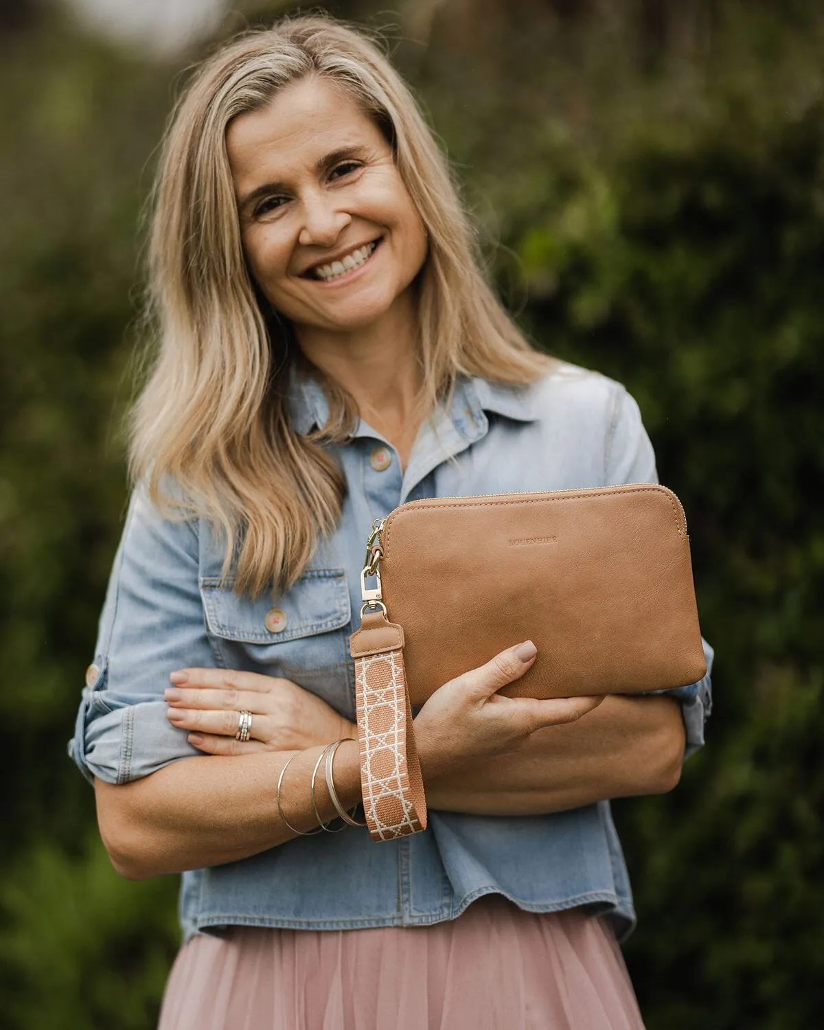 LOUENHIDE Mandy Clutch - Camel