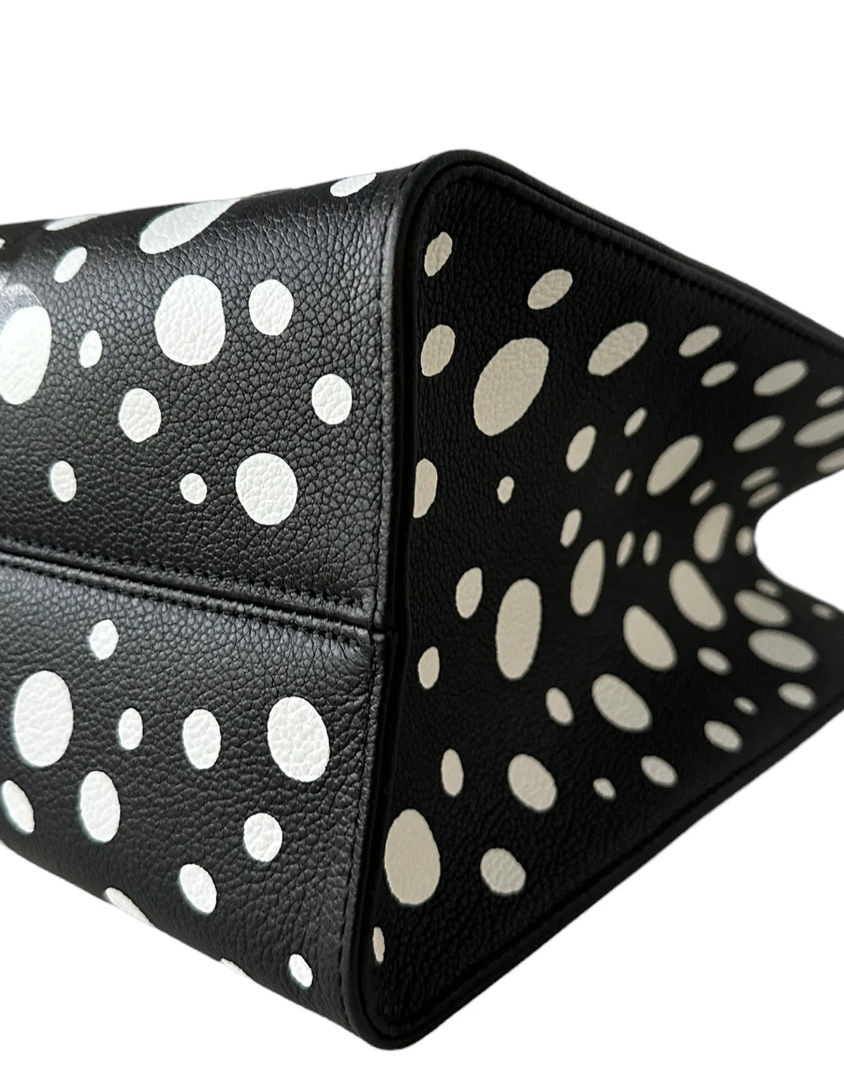 Louis Vuitton Black/White Empreinte Monogram LV x YK OnTheGo MM Tote Bag