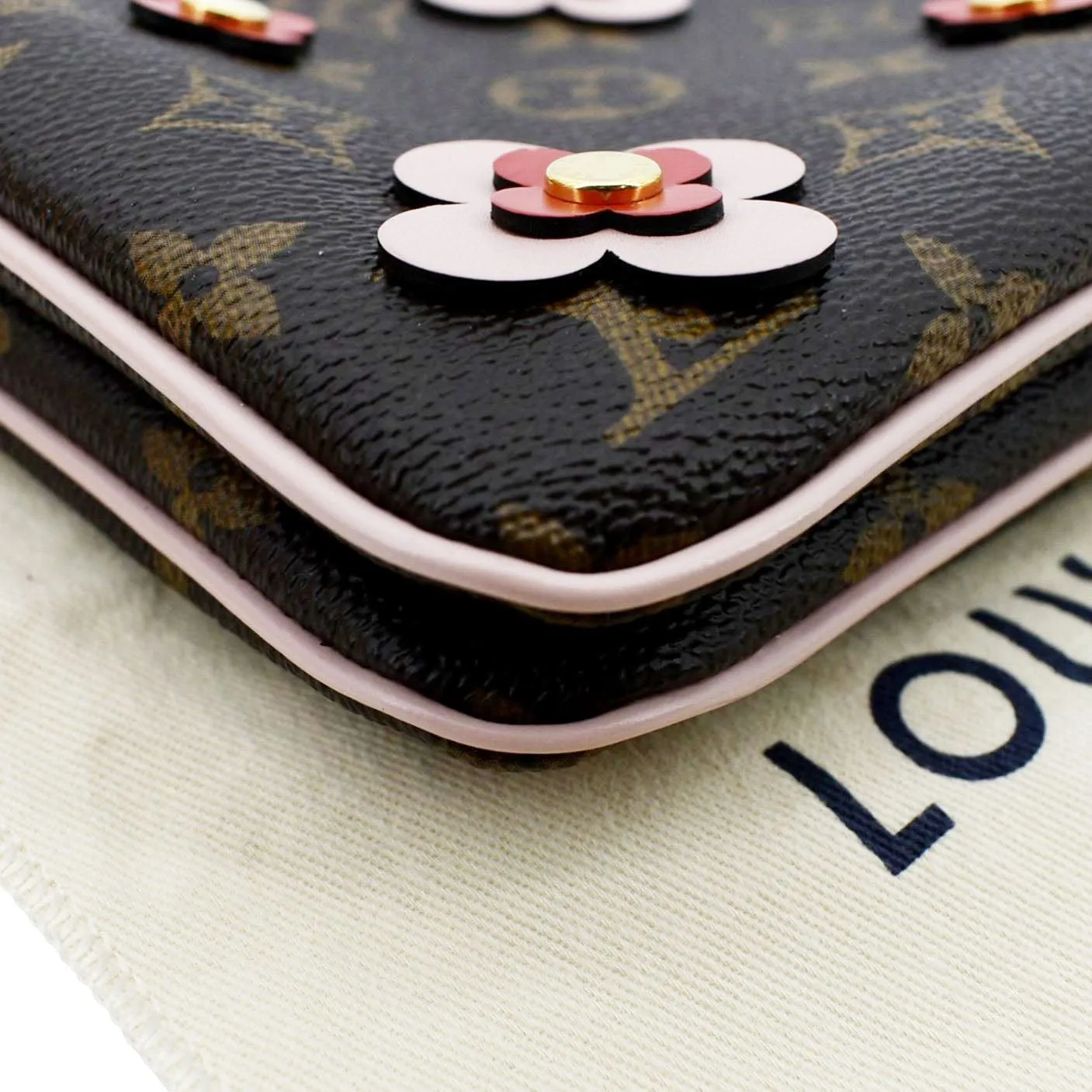 LOUIS VUITTON Blooming Flowers Pochette Monogram Canvas Chain Crossbody Bag Brown