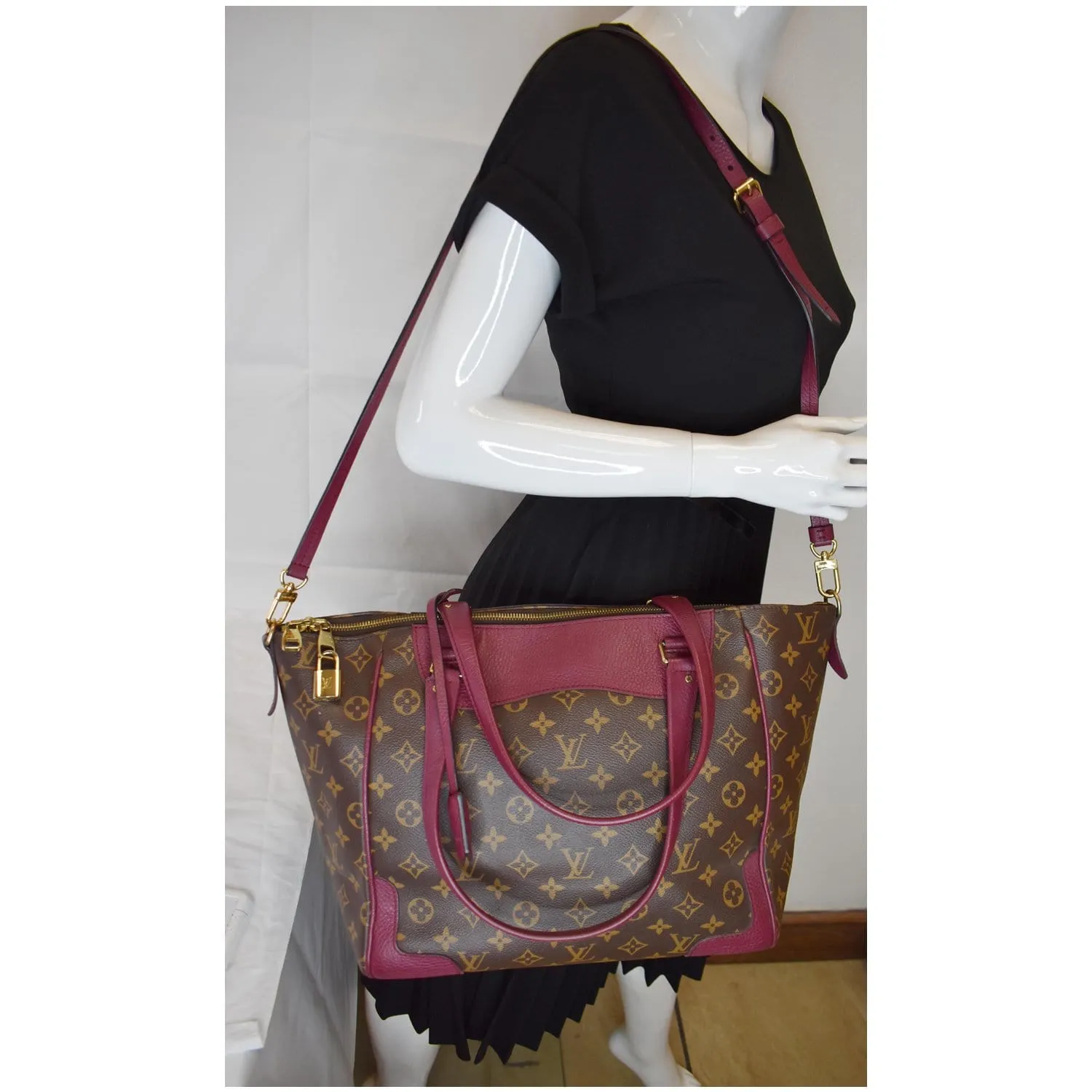 LOUIS VUITTON Estrela NM Monogram Canvas Shoulder Bag Raisin