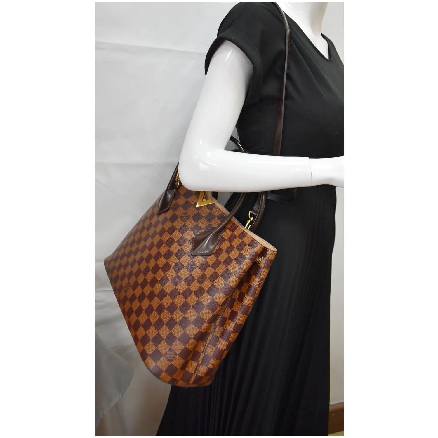 LOUIS VUITTON Kensington Damier Ebene Shoulder Bag Brown