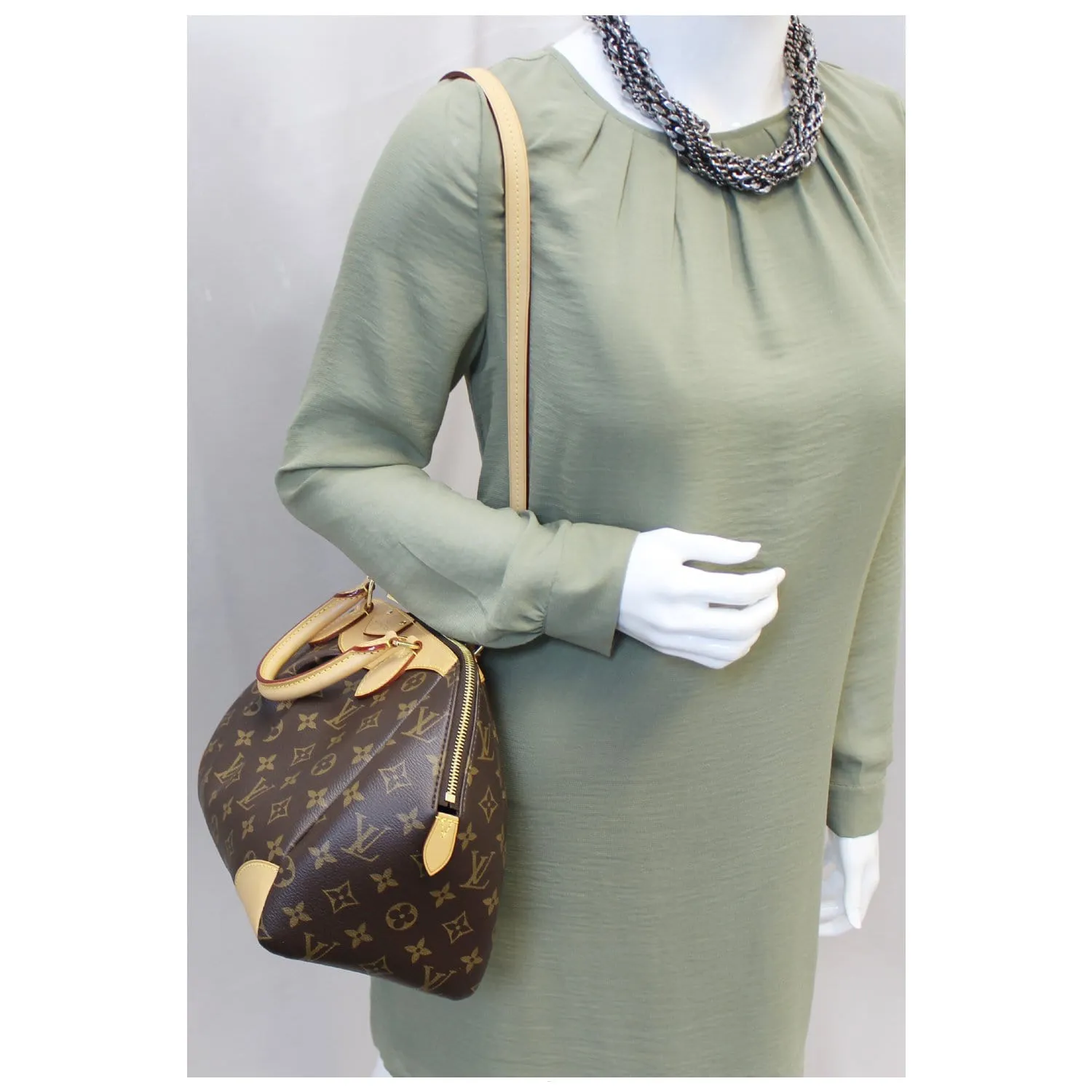LOUIS VUITTON Segur Monogram Canvas Shoulder Handbag Brown