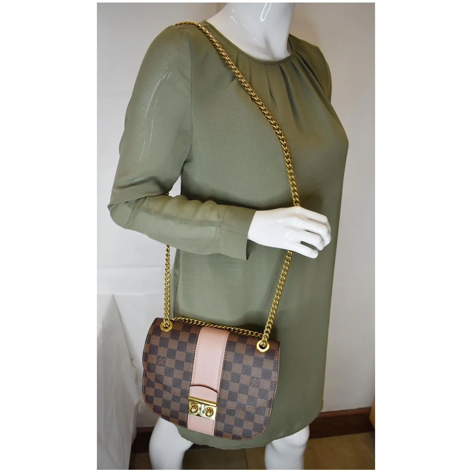 LOUIS VUITTON Wight Damier Ebene Shoulder Crossbody Bag Magnolia