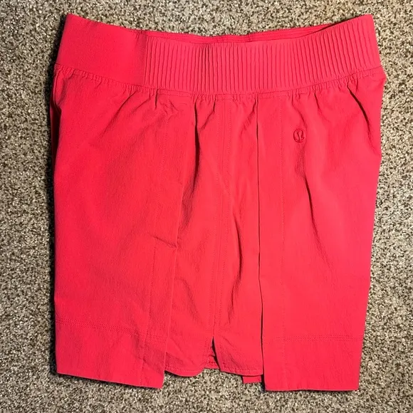 Lululemon Stretch Woven Relaxed-Fit High-Rise Short 4&quot;, Cherry Mist, Size S