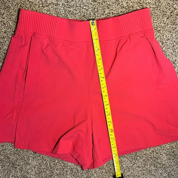 Lululemon Stretch Woven Relaxed-Fit High-Rise Short 4&quot;, Cherry Mist, Size S