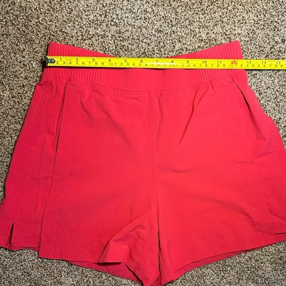 Lululemon Stretch Woven Relaxed-Fit High-Rise Short 4&quot;, Cherry Mist, Size S