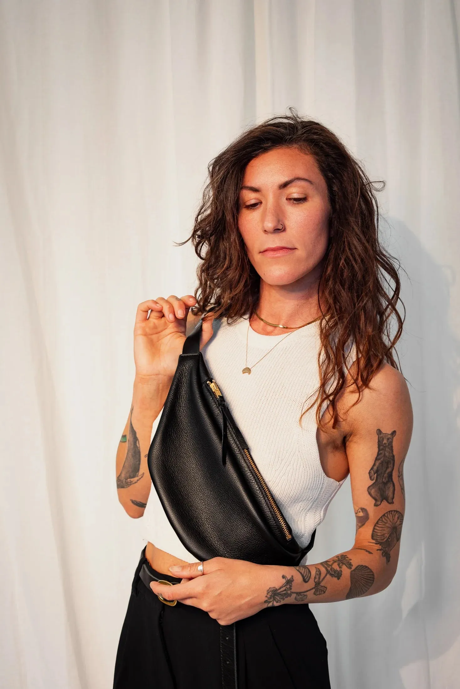 Market Canvas Laurel Sling Bag