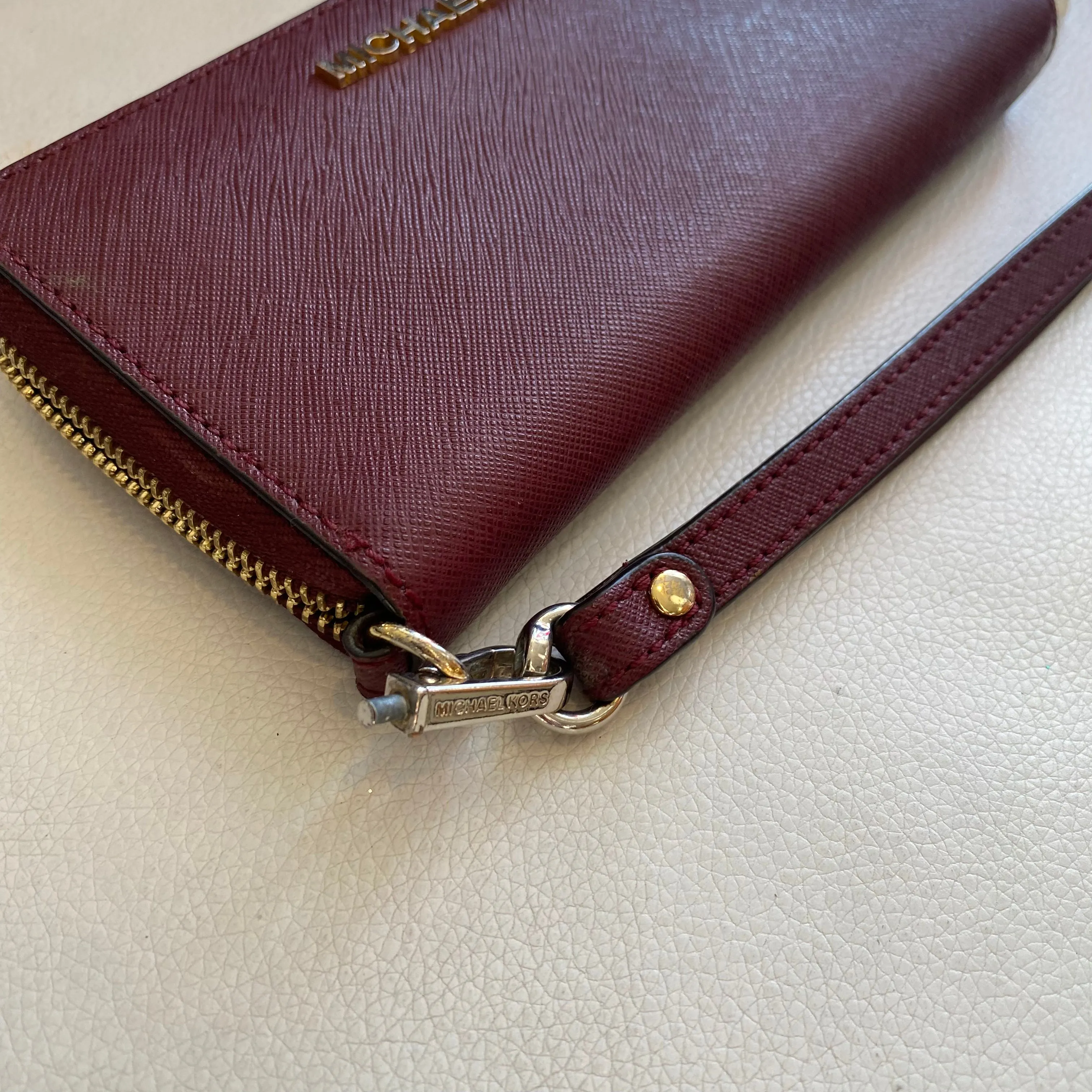 MICHAEL KORS Jet Set Continental Zip Around Leather Burgandy Wristlet