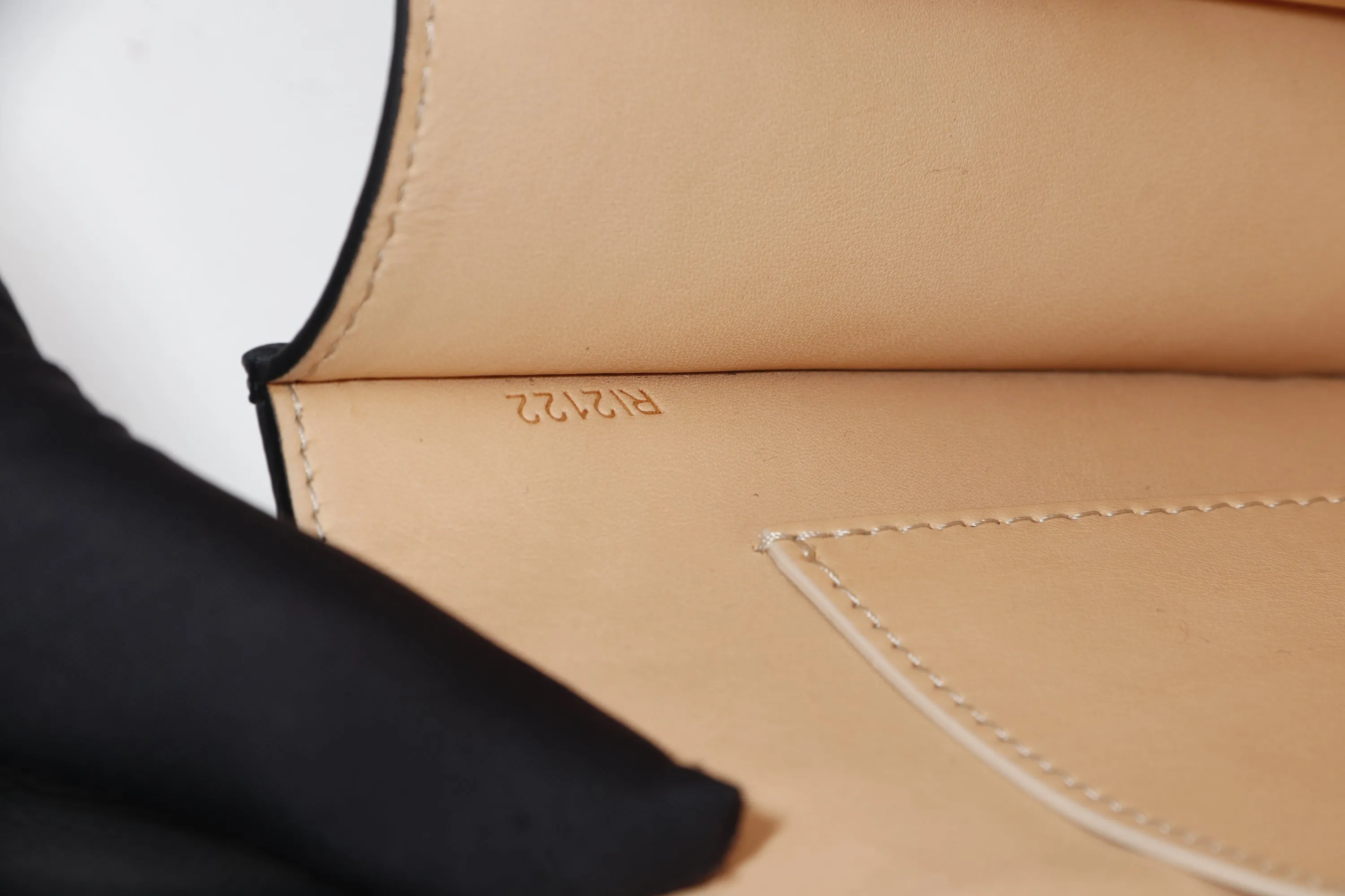 MOYNAT GABRIELLE CLUTCH (L26CM X W5CM X H16.5CM) BLACK CALF LEATHER GOLD HARDWARE, WITH STRAP, DUST COVER & BOX