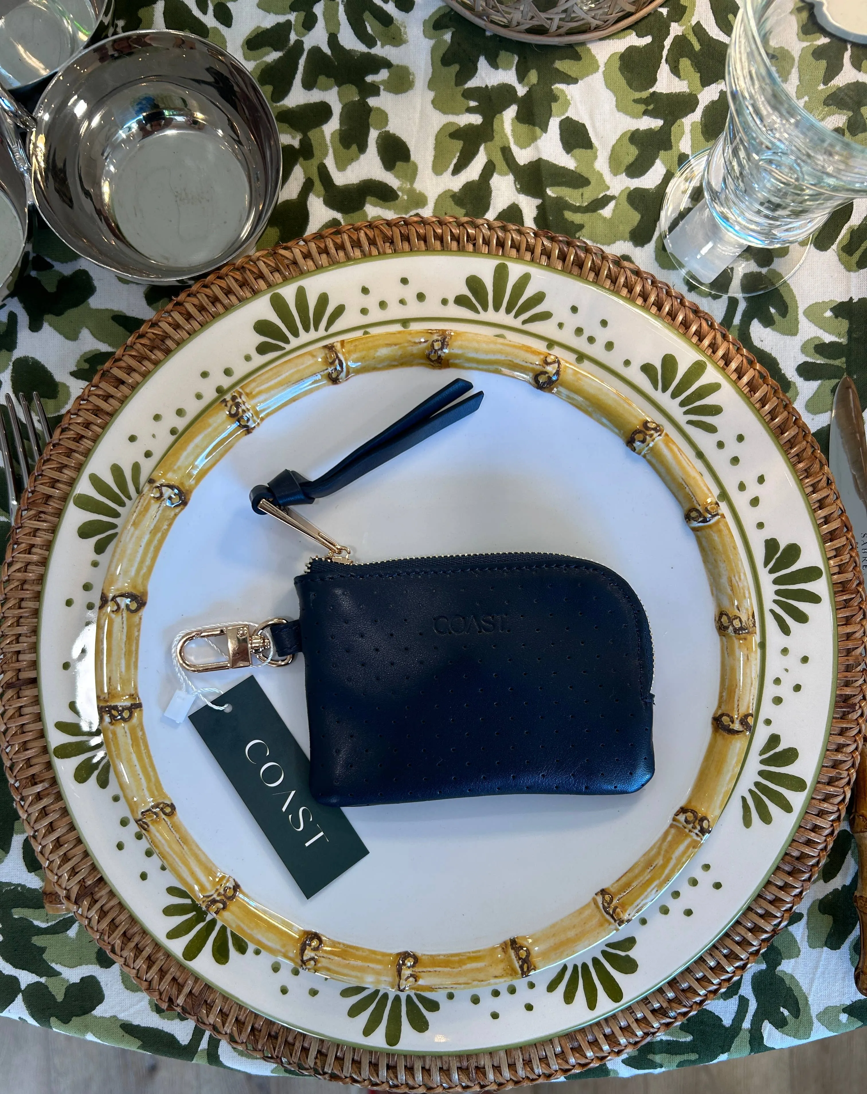 Newport Leather Zip Around Wallet: Navy