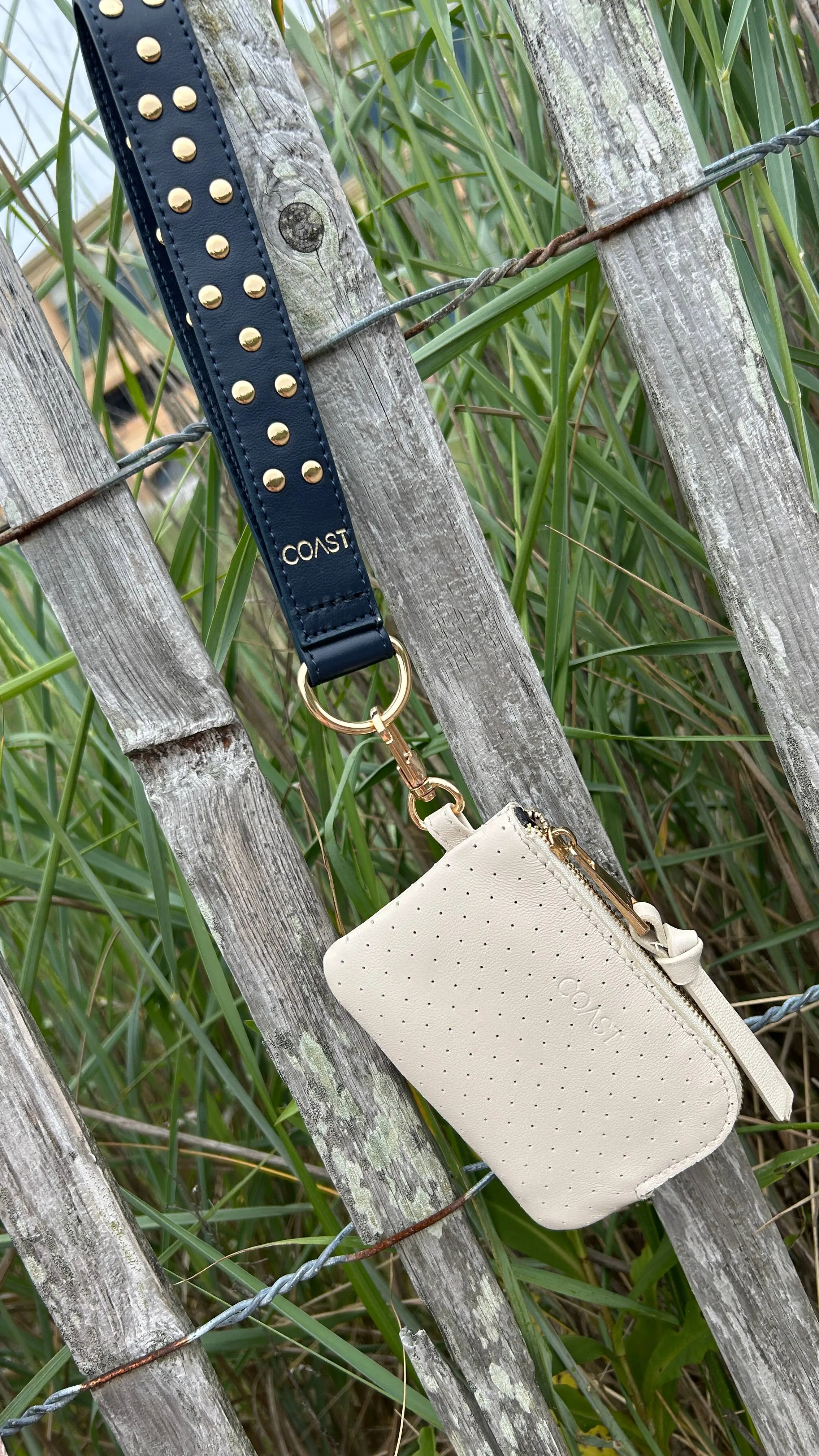 Newport Leather Zip Around Wallet: Navy