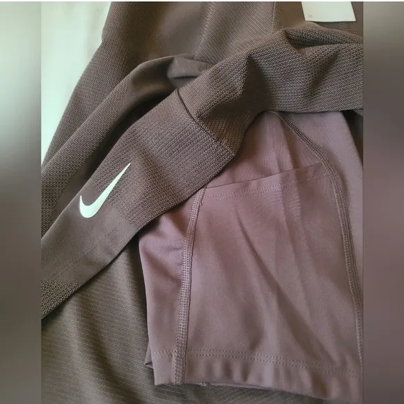 Nike Dri-FIT UV Tour Golf Skirt UPF 40  Plum Eclipse DR5342-291 Size XS