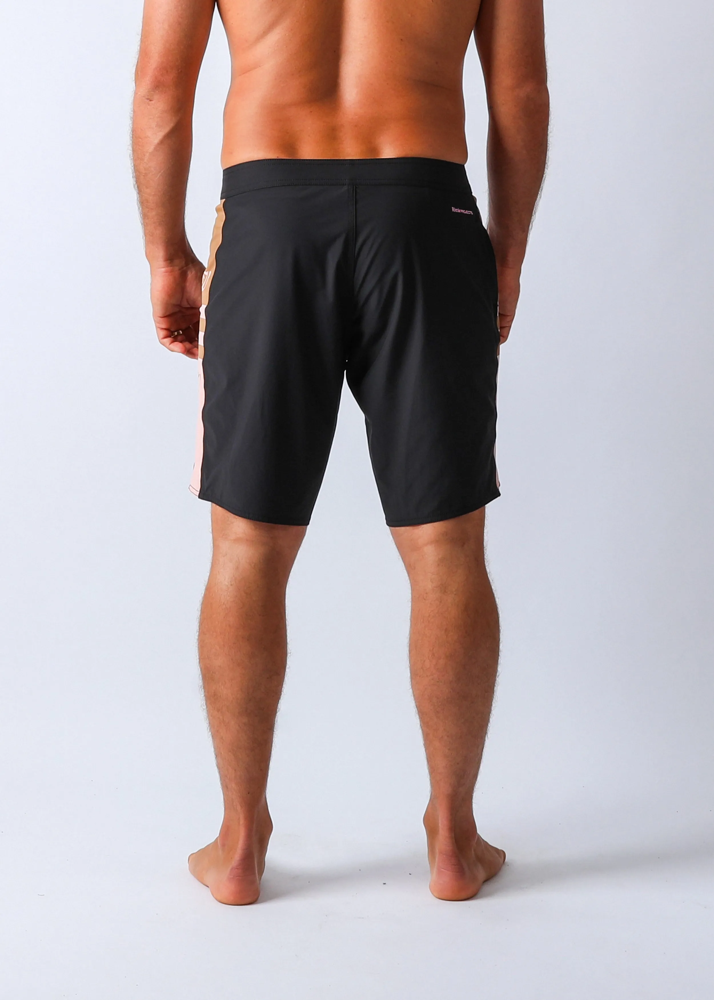 RIVVIA DISCLOSURE 18' TRUNK - BLACK/PINK
