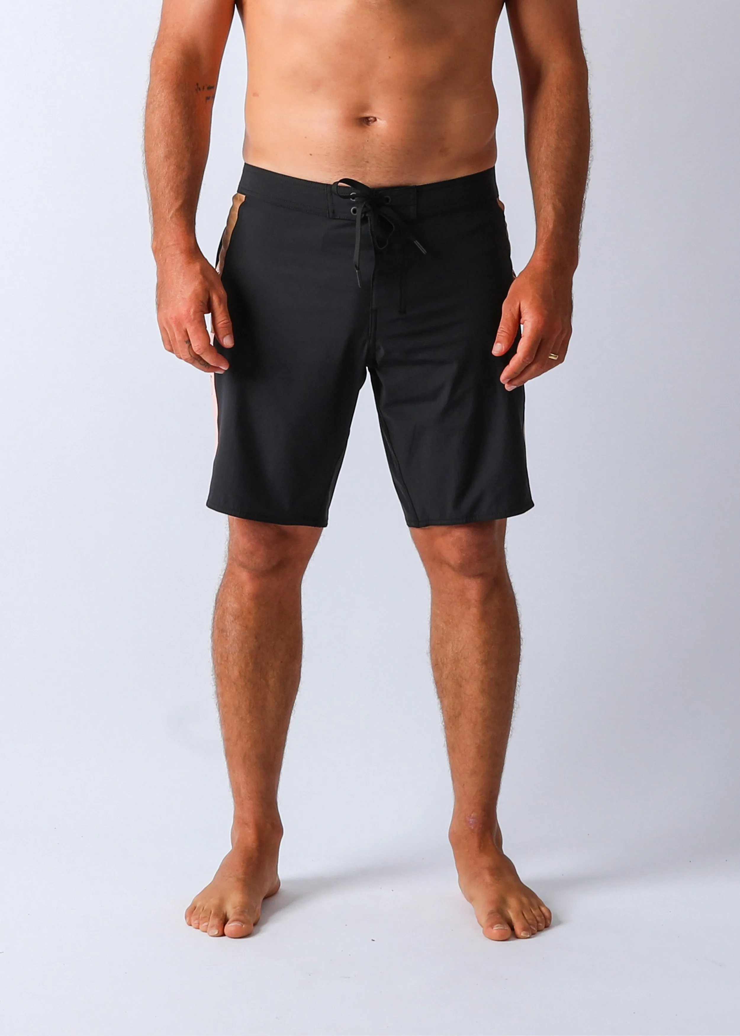 RIVVIA DISCLOSURE 18' TRUNK - BLACK/PINK