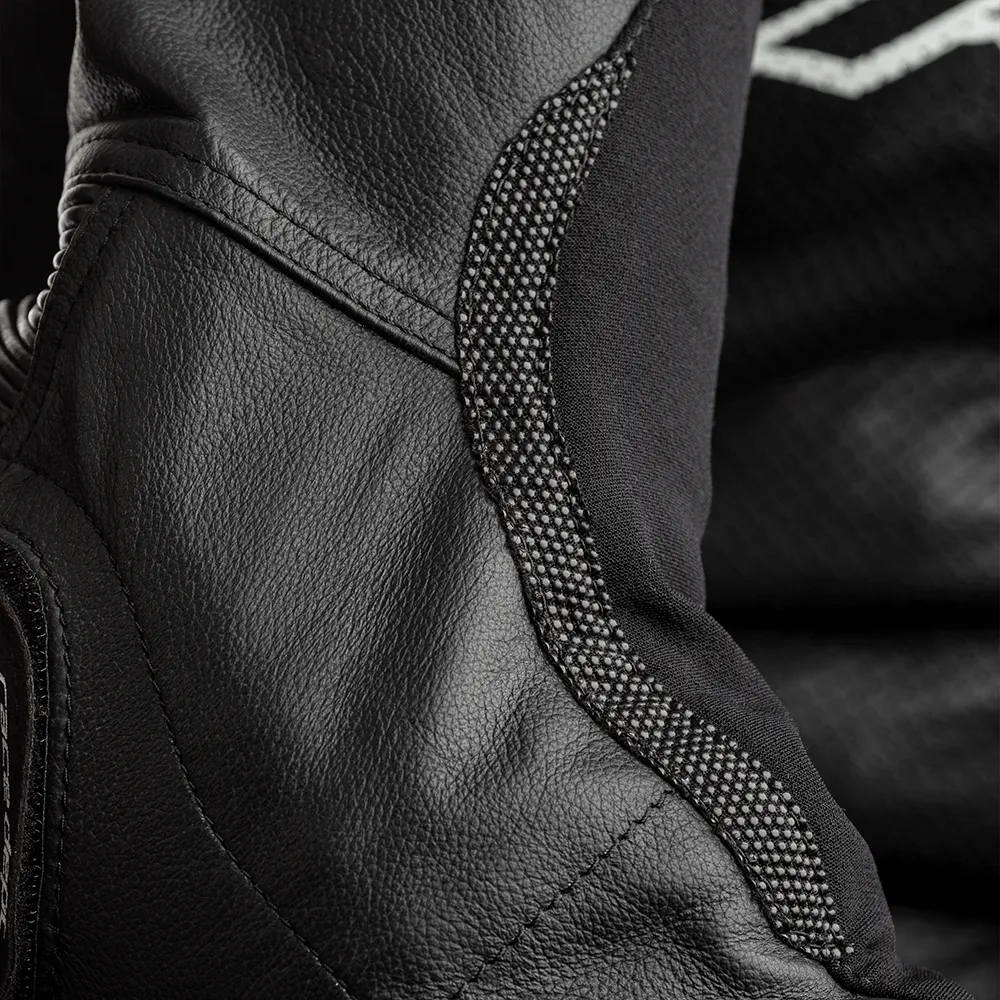 RST RACE DEPT V4.1 KANGAROO CE 1PC SUIT [BLACK]