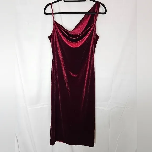 Social Bridesmaids Cabernet Size XS Asymmetrical Cowl Neck Velvet Midi Dress NWT
