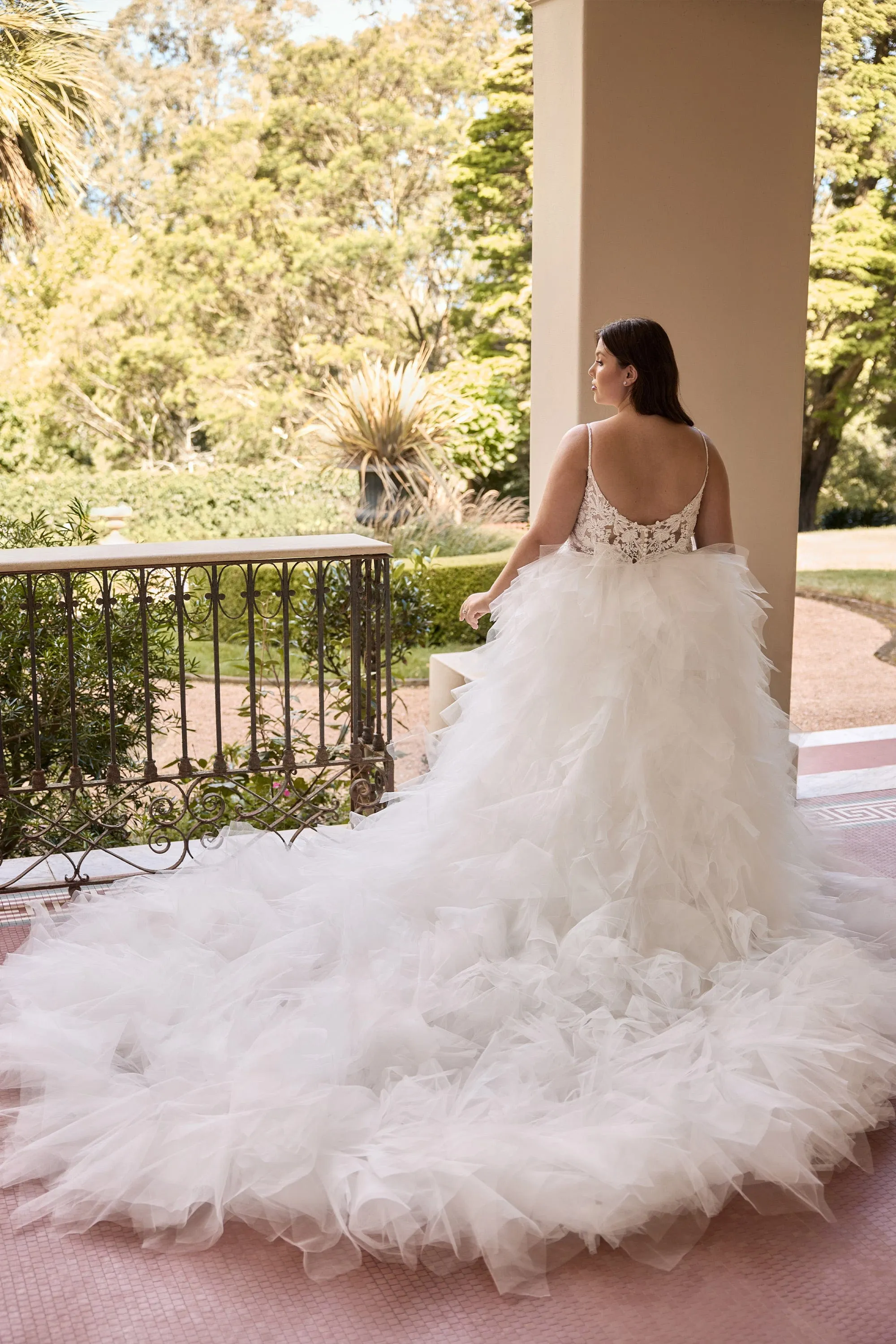 Sophia Tolli: ST645Train