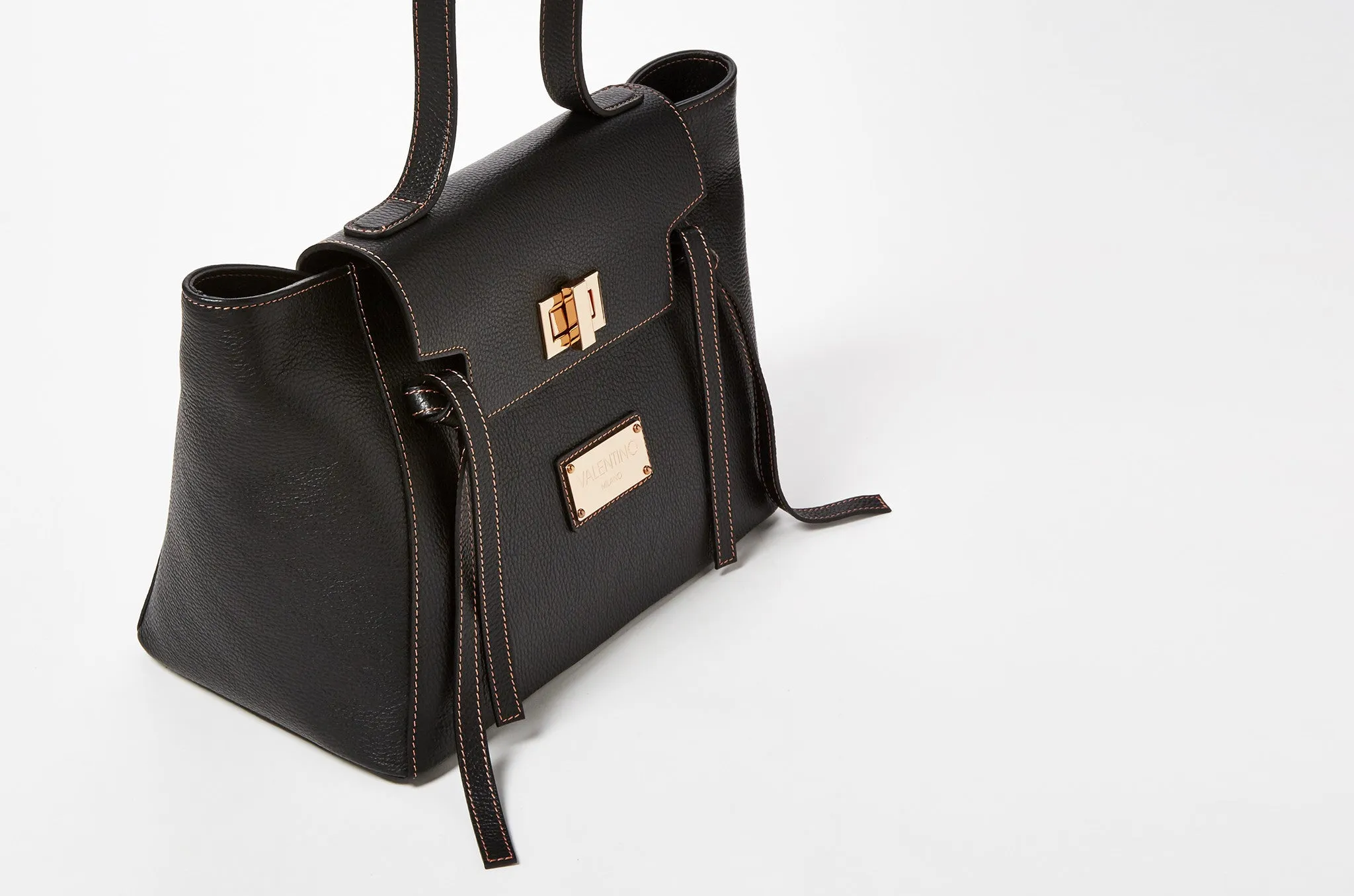 SS16 - Classics - Camilla - Black