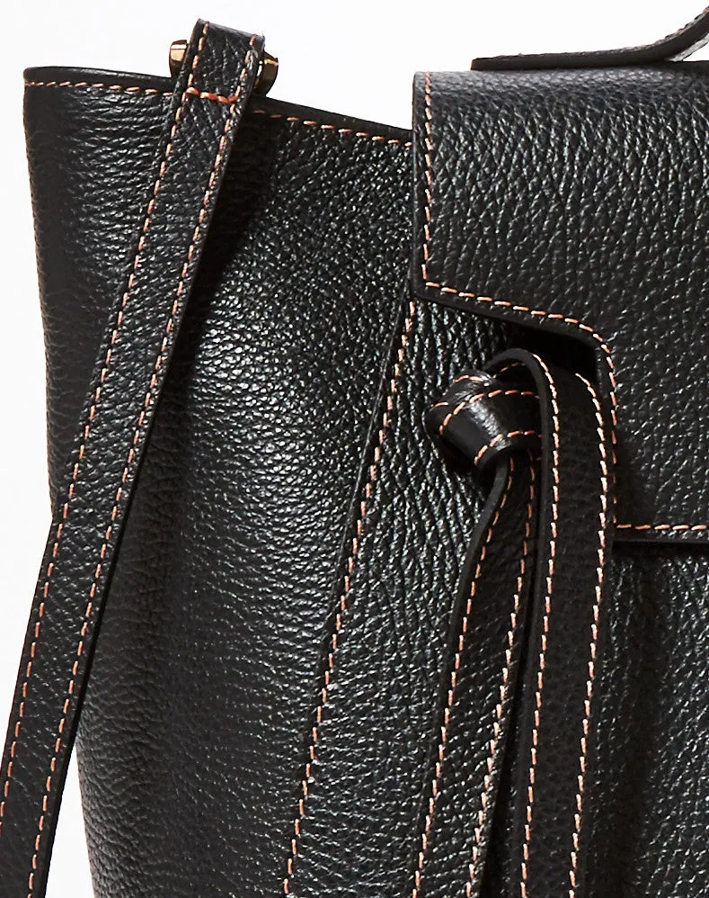 SS16 - Classics - Camilla - Black