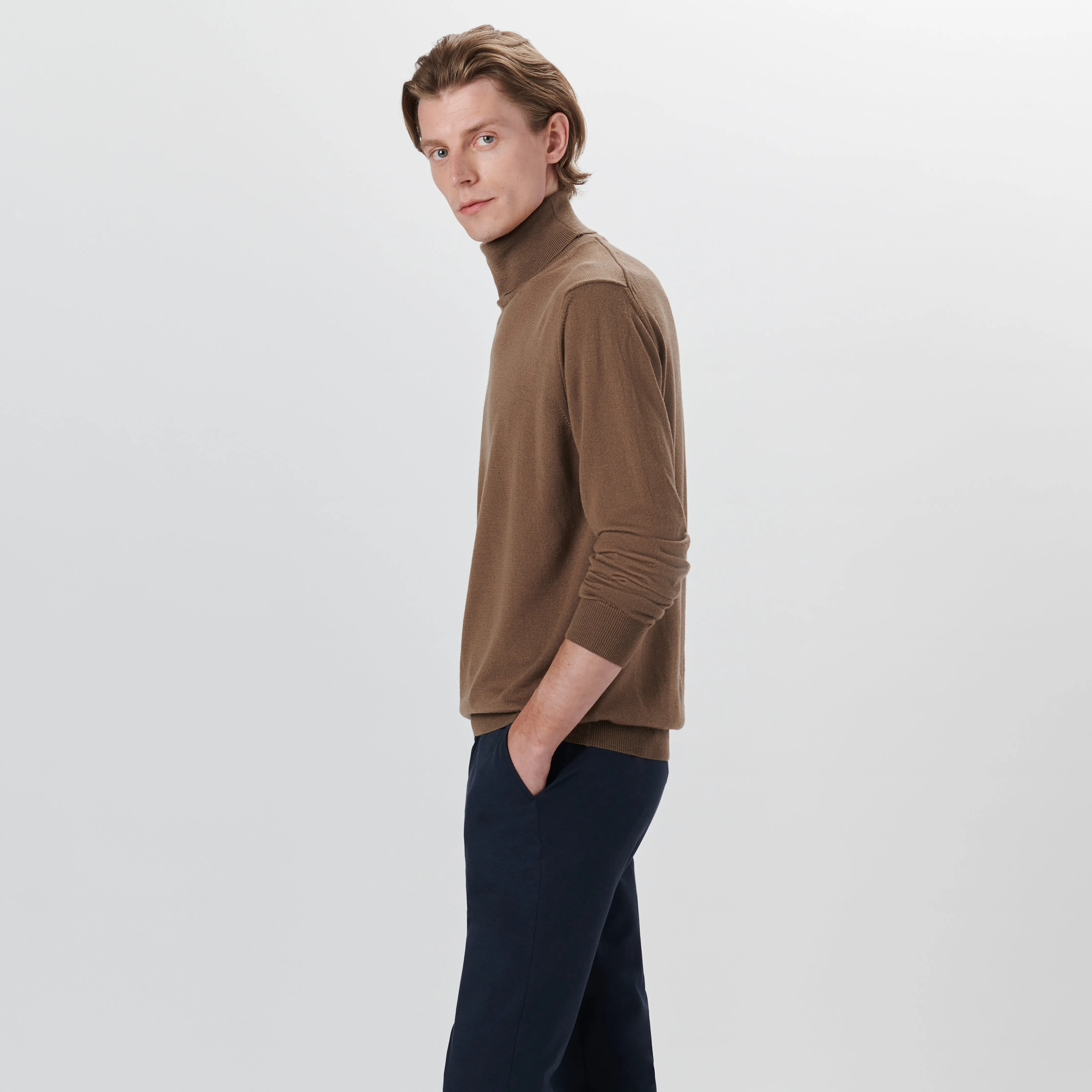 Super Merino Turtle Neck Solid Sweater