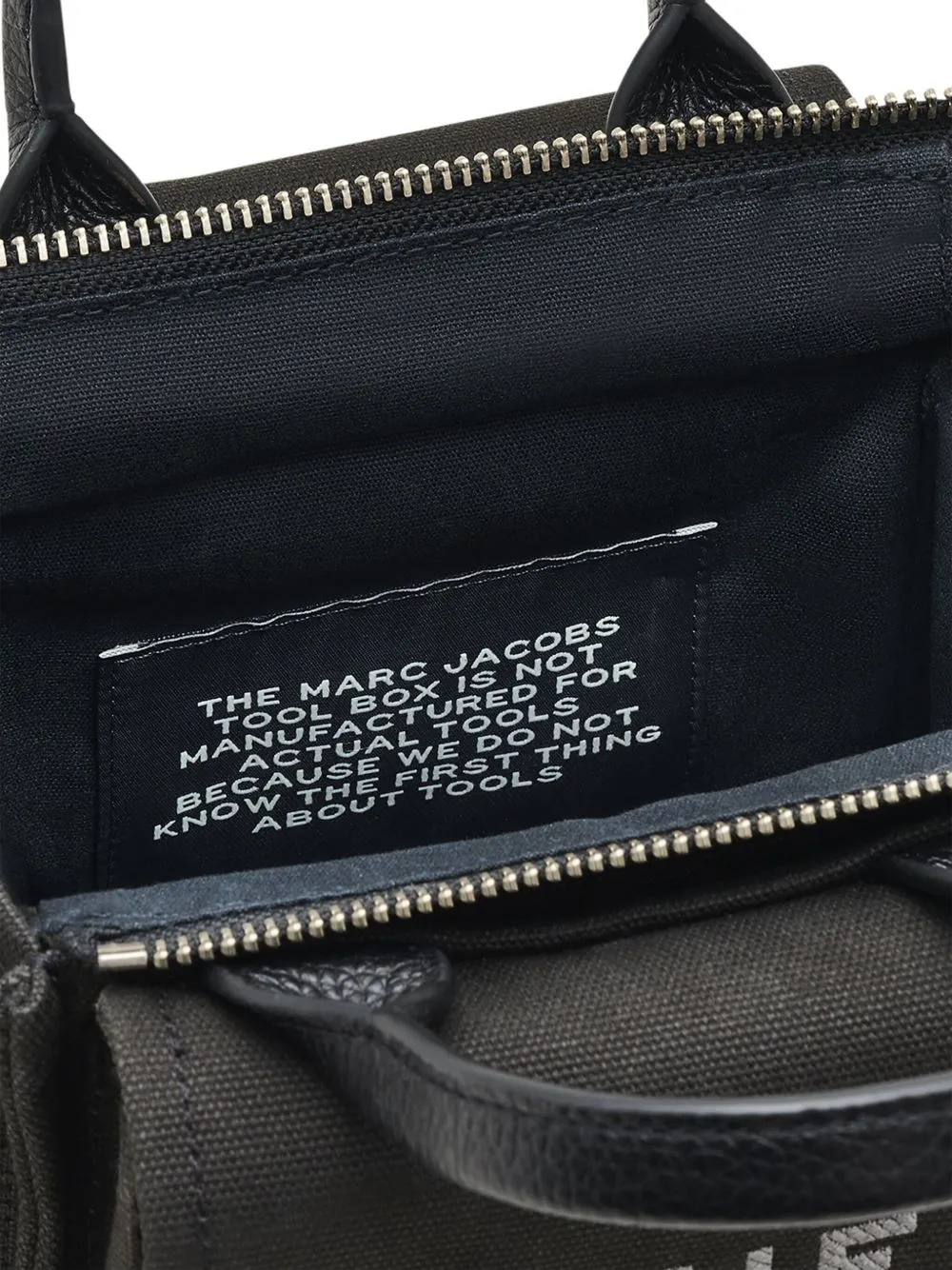 The crossbody tote canvsas tote